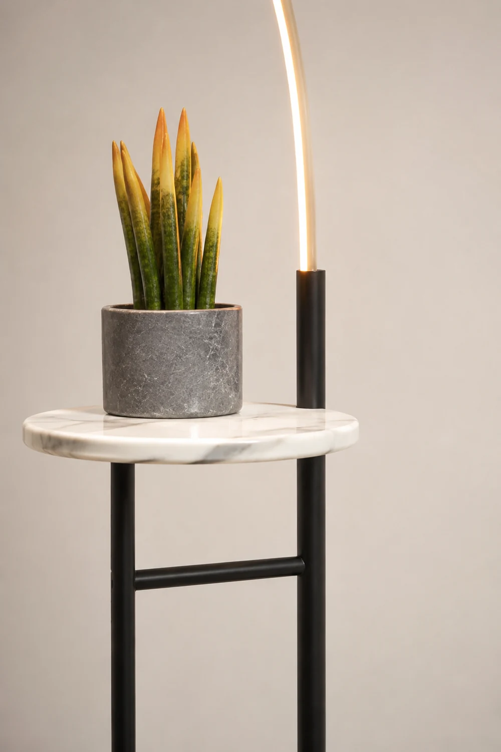 Edge Bogenform Nachttisch Stehleuchte, 165CM Lang - Lumpaz