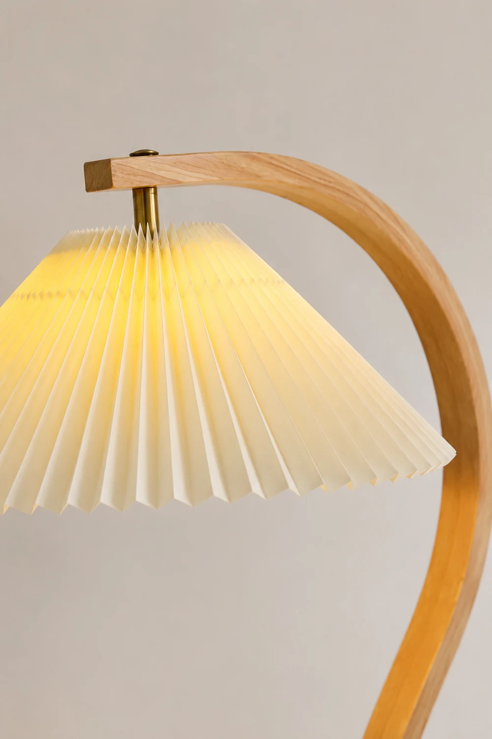 Ozawa Nachttisch, Plissierte Stehleuchte, 150CM Lang - Lumpaz