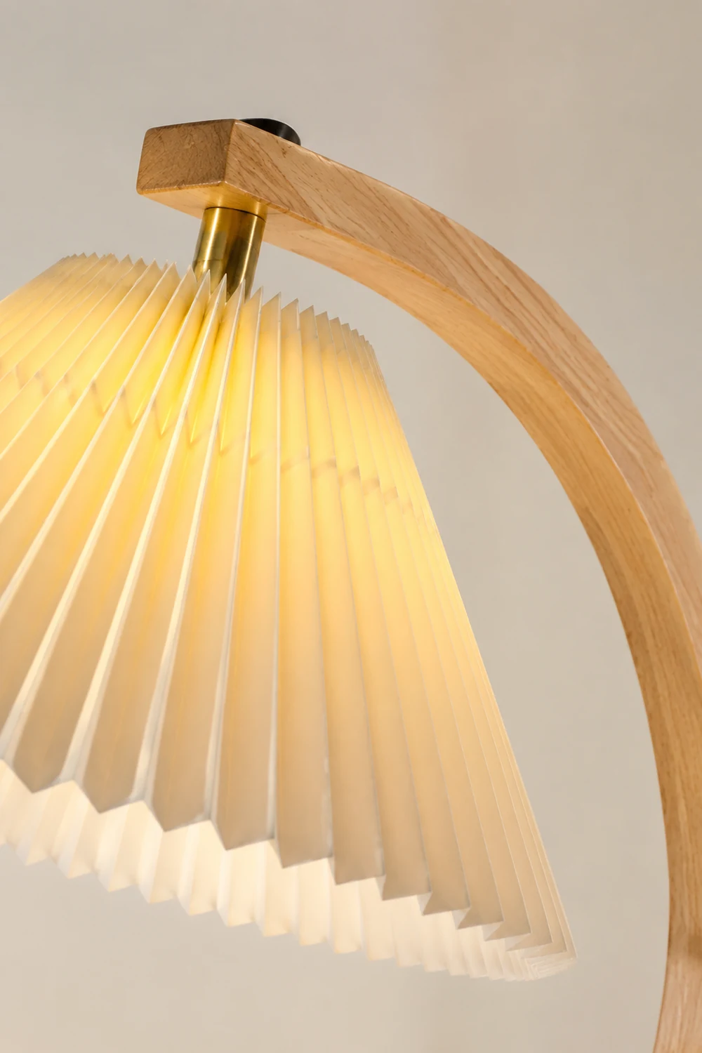 Ozawa Nachttisch, Plissierte Stehleuchte, 150CM Lang - Lumpaz