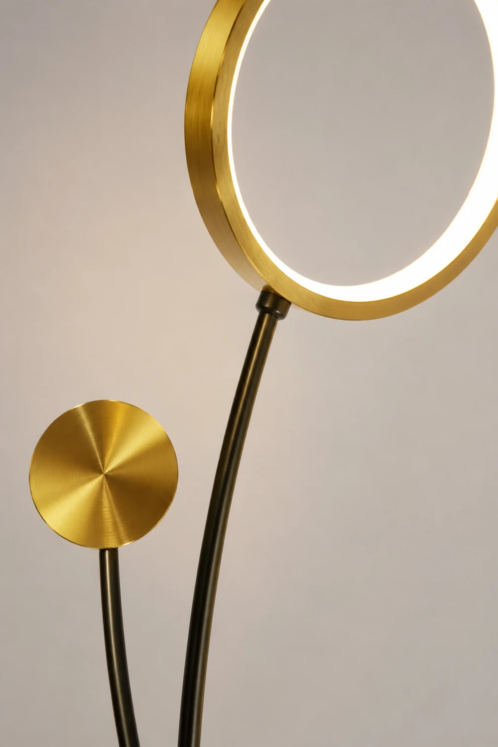 Welle Stehleuchte, 2-flammig, Metall, 170CM Lang - Lumpaz