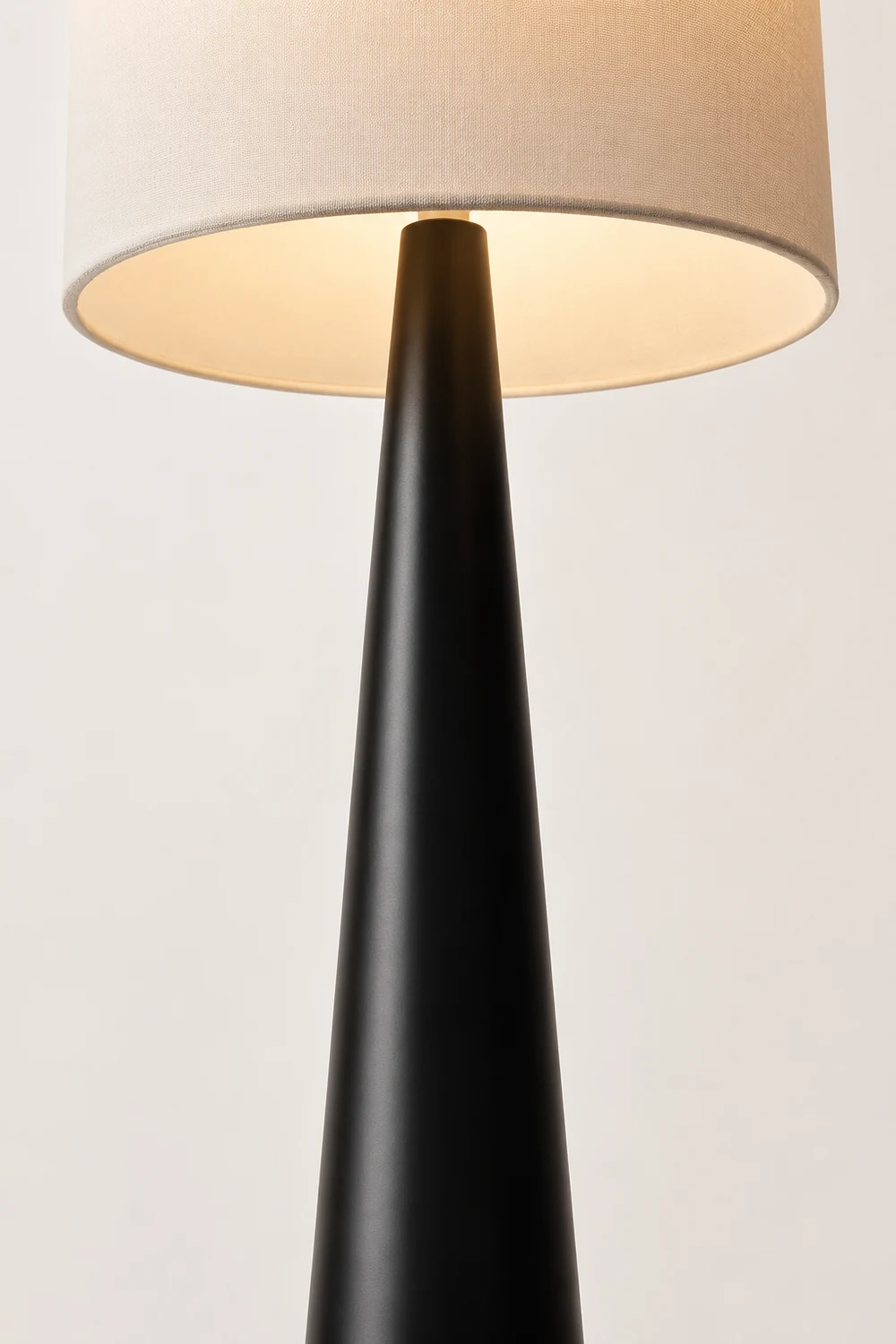 Eryn Kegelförmige Stehleuchte, Metall, 180CM Lang - Lumpaz