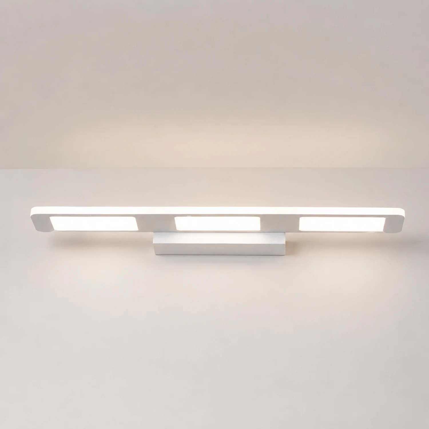 Leigh Grundlegende Rechteckige Spiegelfront Waschtisch-Wandleuchte, Weiß, 55CM Lang - Lumpaz
