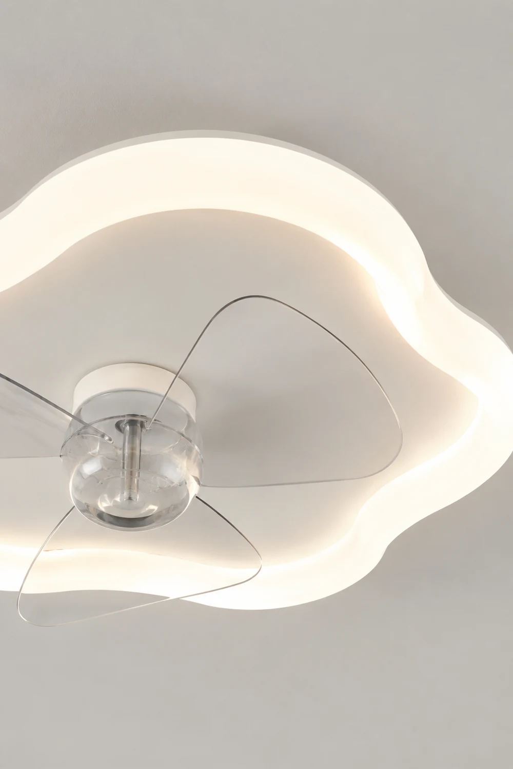 Minori Deckenventilator mit Beleuchtung Wolke, ∅46/60CM - Lumpaz