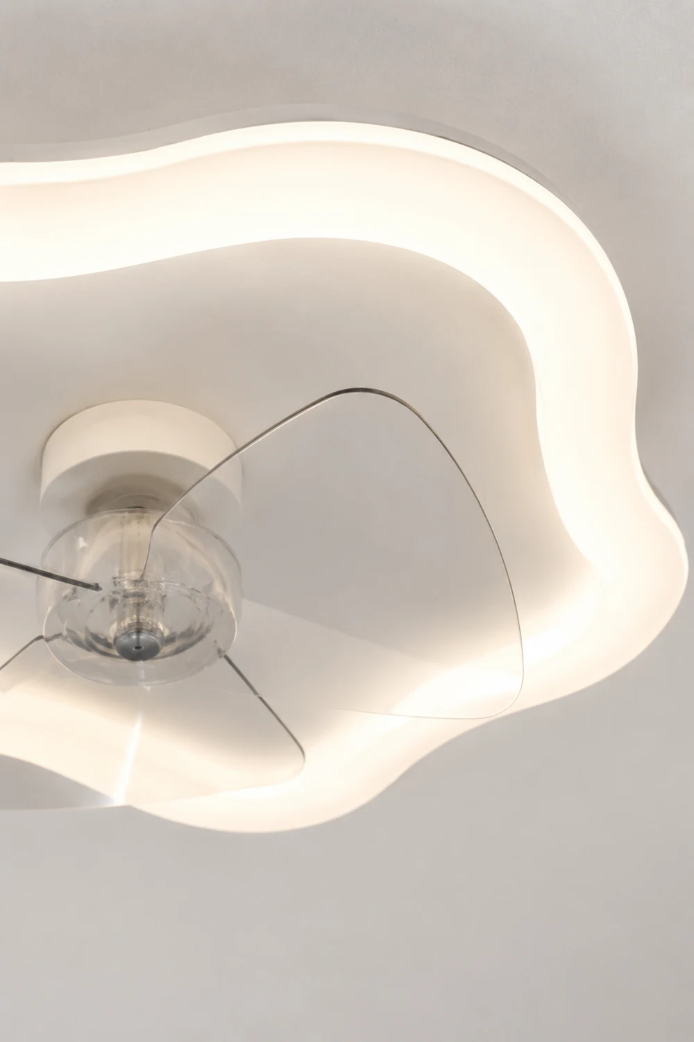 Minori Deckenventilator mit Beleuchtung Wolke, ∅46/60CM - Lumpaz