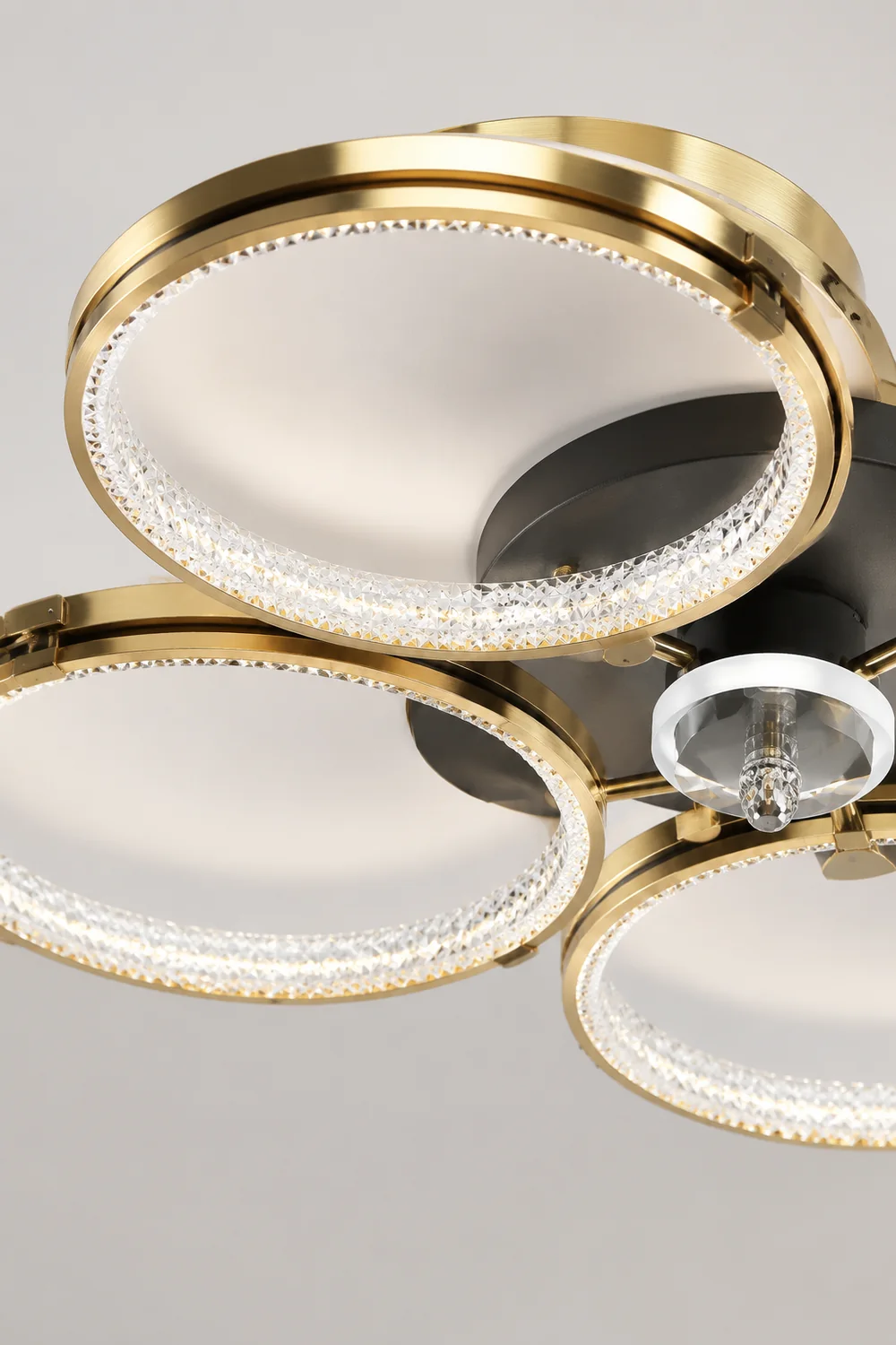 Kirsten Deckenventilator mit Beleuchtung 4-Ring 5-Blatt, 79CM/103CM Lang - Lumpaz
