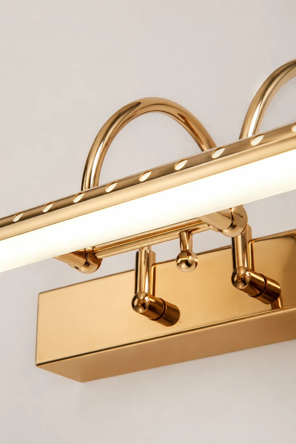 Eryn Goldene Spiegelfront Waschtisch-Wandleuchte - Lumpaz