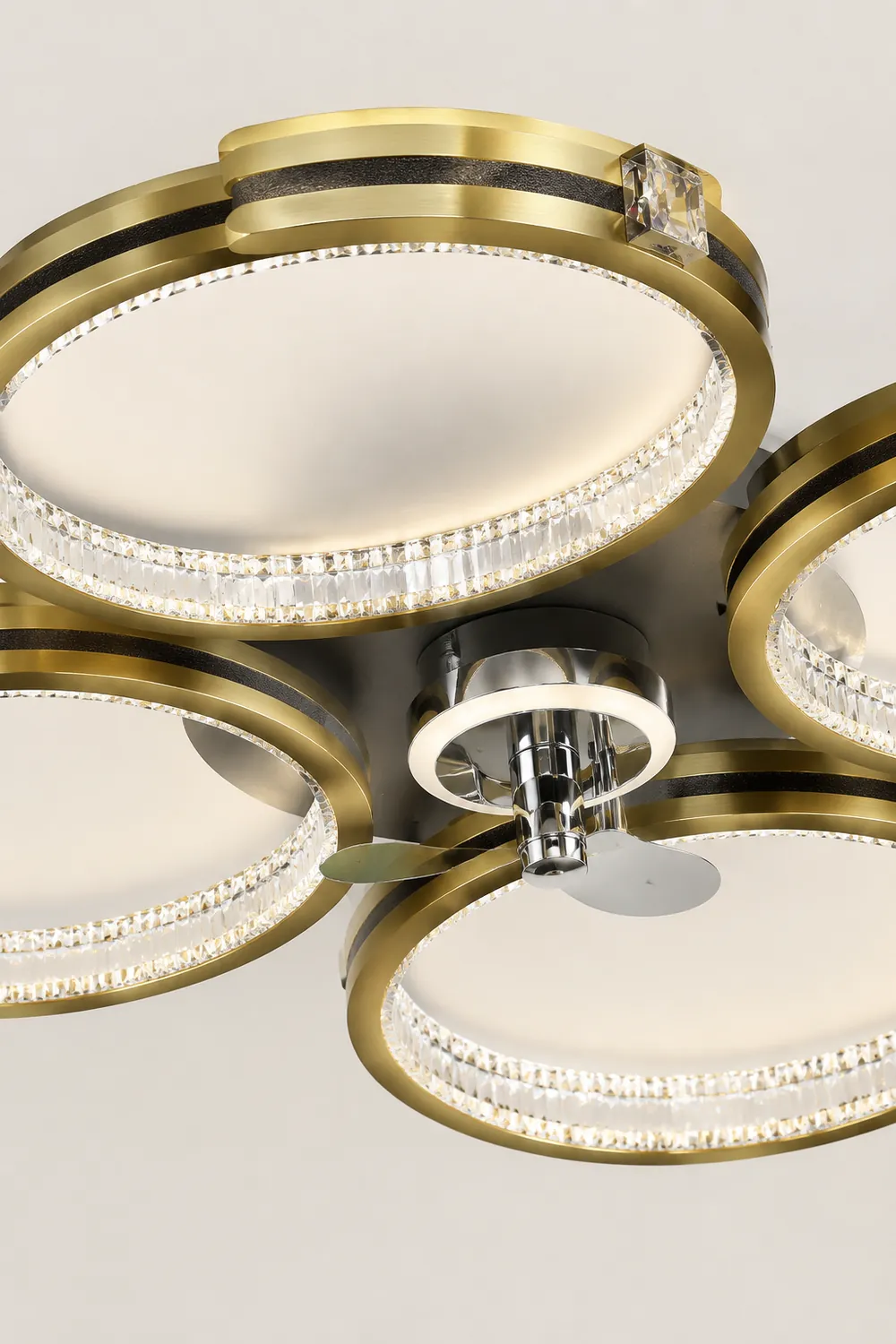 Kirsten Deckenventilator mit Beleuchtung 4-Ring 5-Blatt, 79CM/103CM Lang - Lumpaz