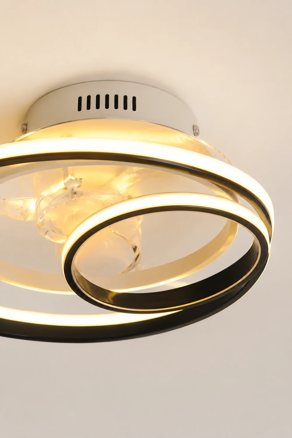 Arisha Deckenventilator mit Beleuchtung 4-Ring, ∅55/60CM - Lumpaz