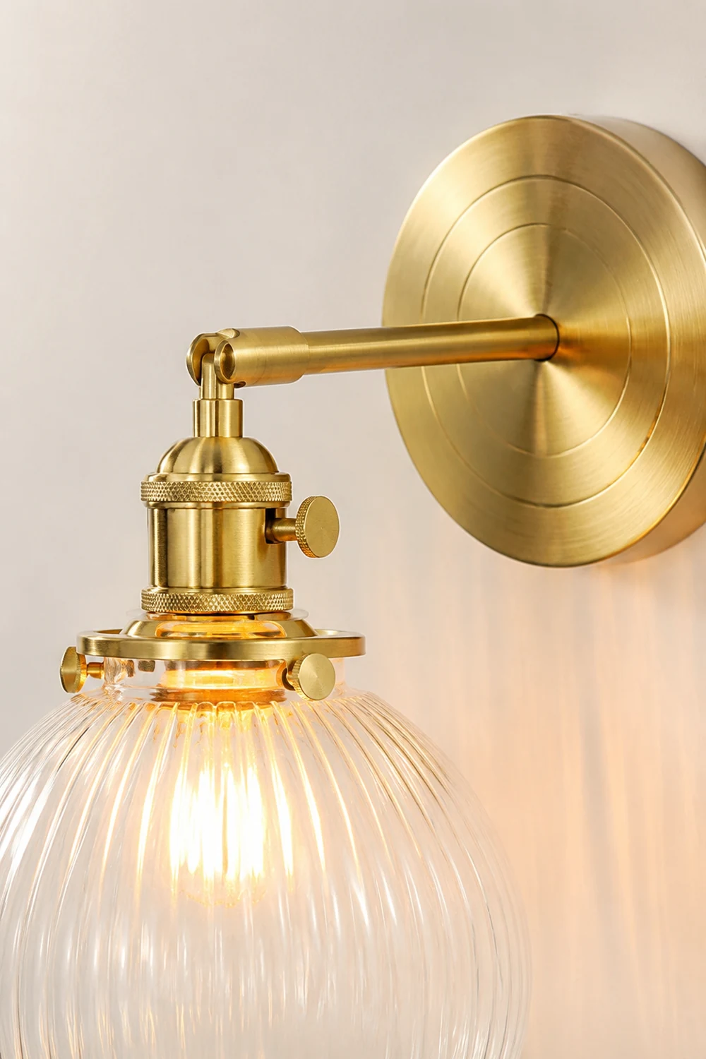 Hailie Waschtisch-Wandleuchte, Messing & Glas, 2 Stile - Lumpaz