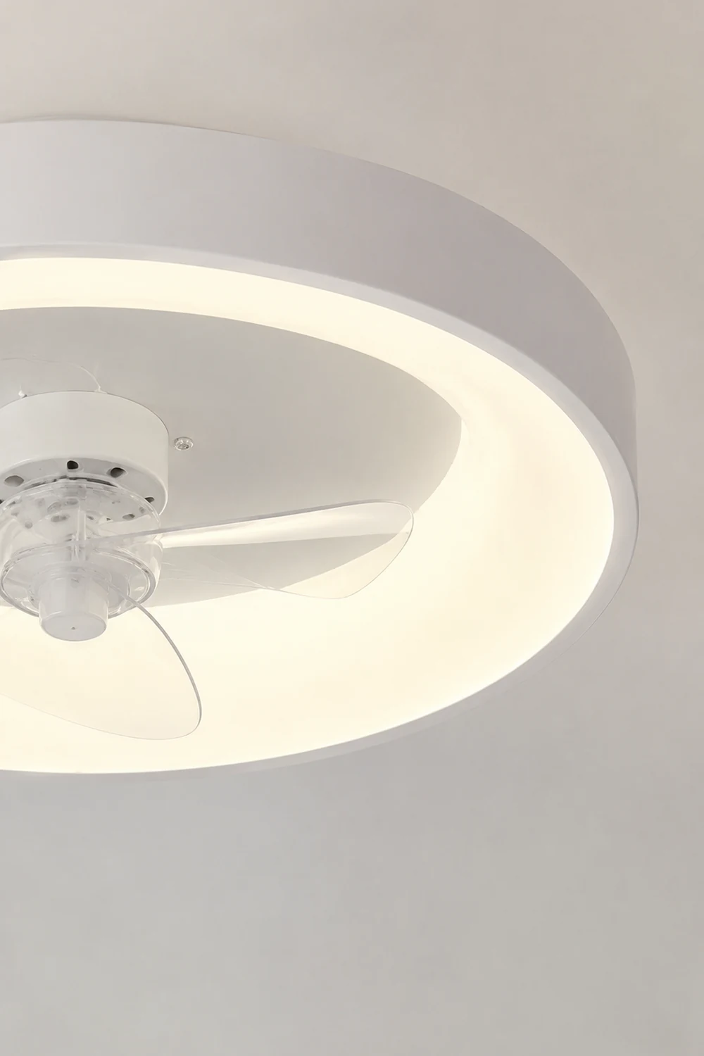 Quinn Deckenventilator mit Beleuchtung Weiß, ∅50CM - Lumpaz