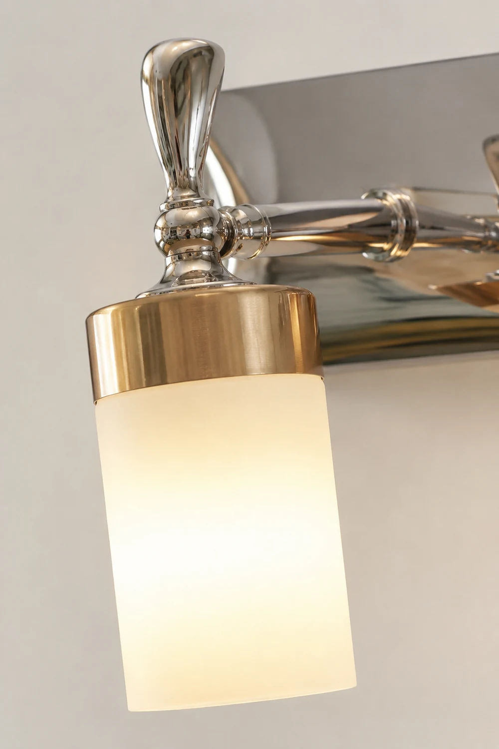 Leigh Rostfreier Spiegelfront Waschtisch-Wandleuchte, 2/3/4-flammig - Lumpaz