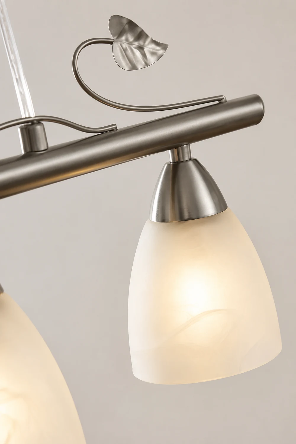 Eyrn Blatt Lineare Pendelleuchte, 4-flammig, Metall & Glas - Lumpaz
