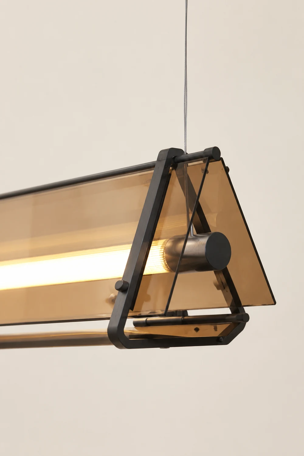 Edge Industrielle Dreieckige Pendelleuchte, Metall & Glas - Lumpaz