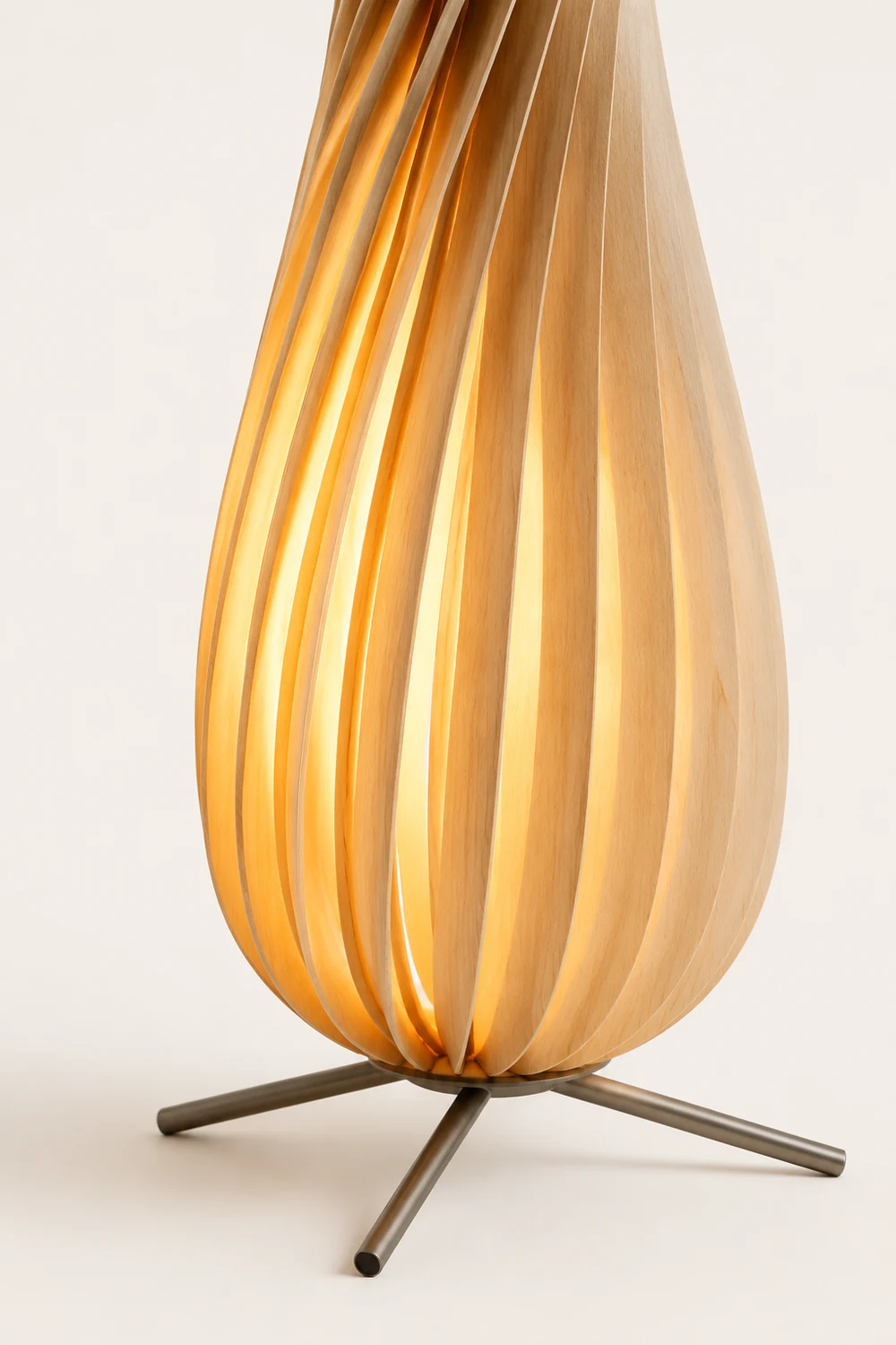 Ozawa Verdrehte Stehleuchte, Holz, 112/144CM Lang - Lumpaz
