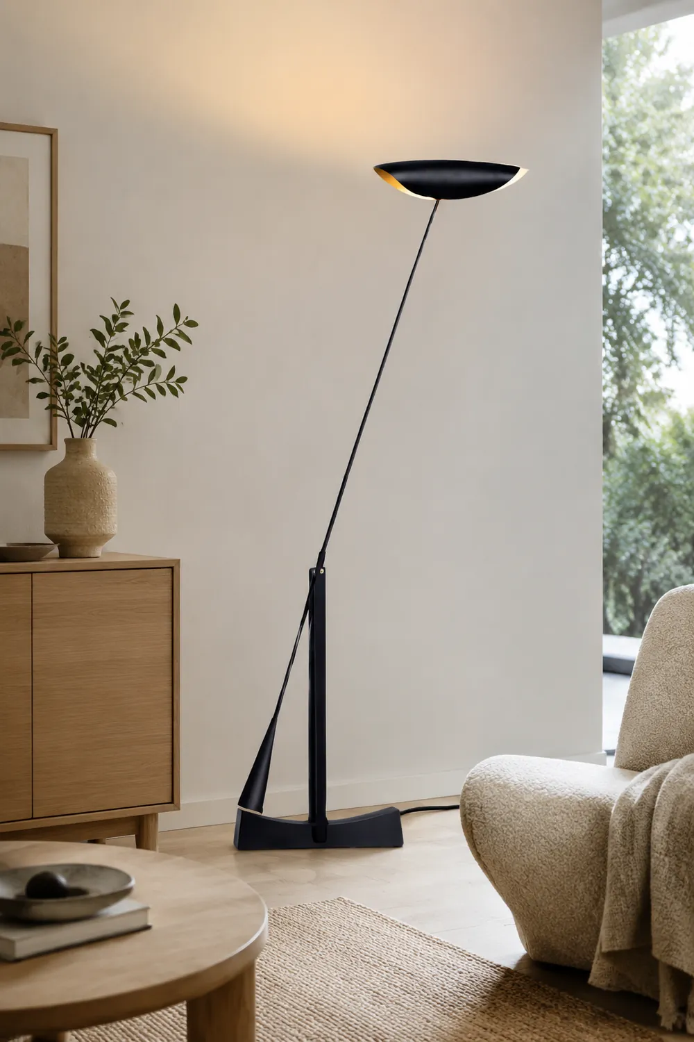 Carins Lineare Schwarze & Goldene Stehleuchte, 150CM Lang - Lumpaz