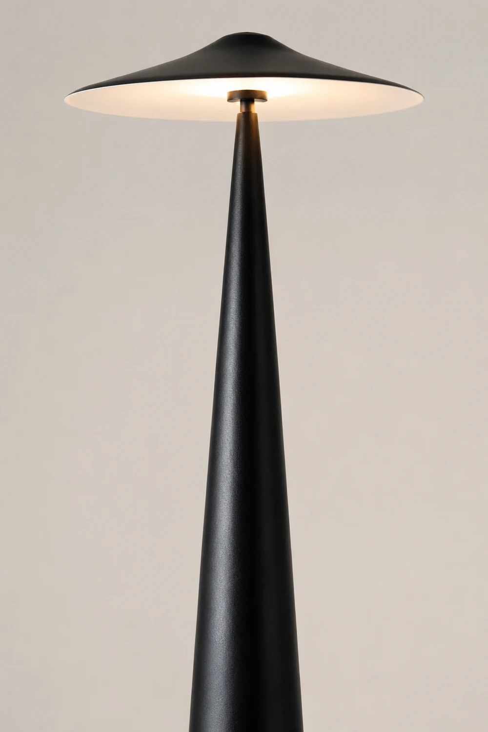 Salgado Untertassenform,Schwarze Stehleuchte , 170CM Lang - Lumpaz