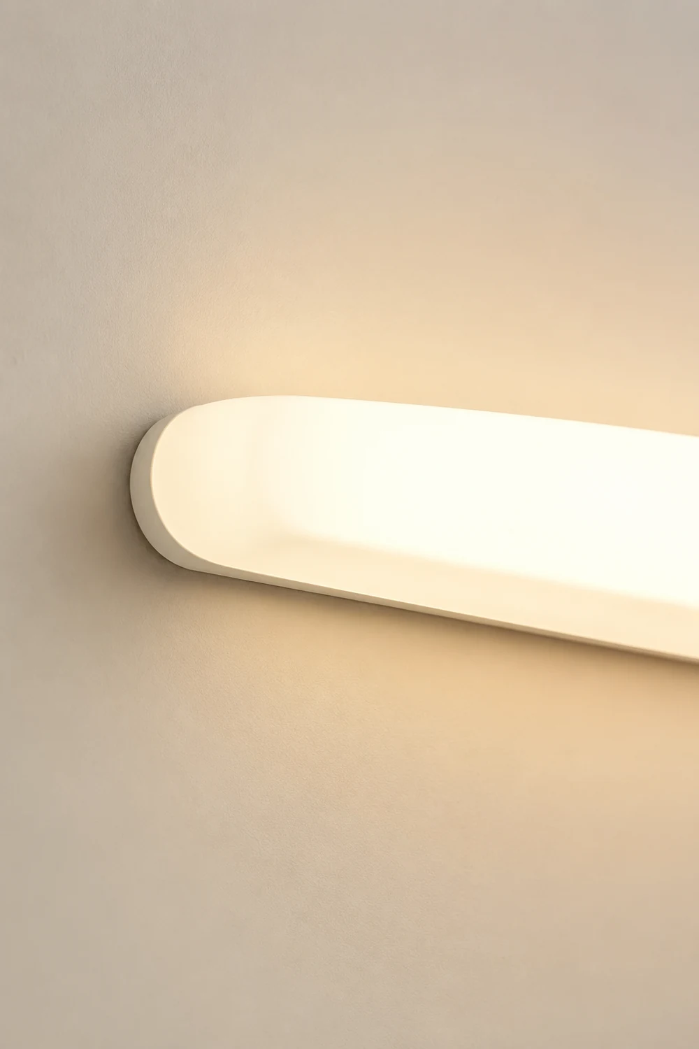 Edge Ovale weiße Spiegelfront Eitelkeit Wandleuchte, 60CM Lang - Lumpaz