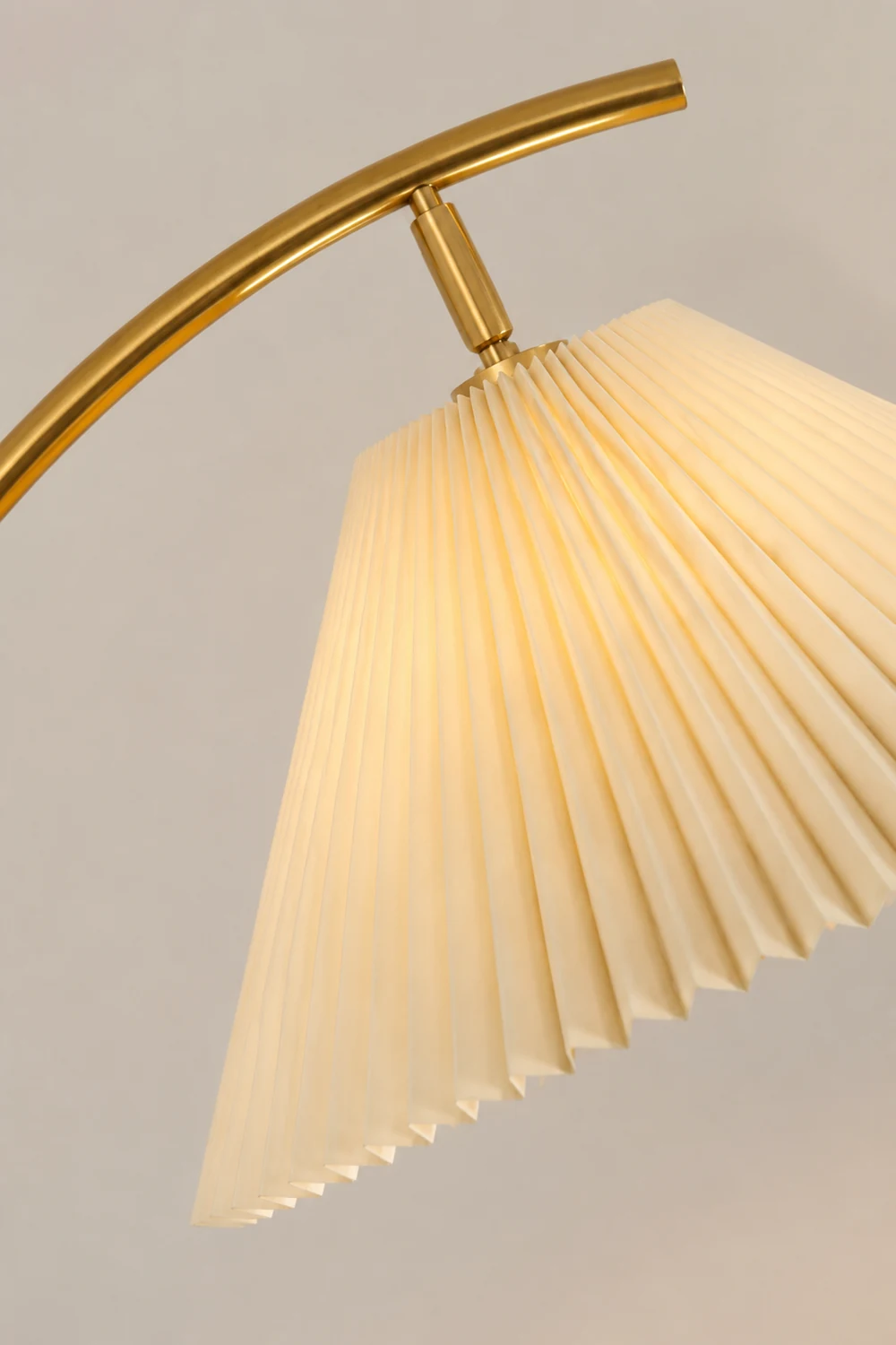 Ozawa Plissierte Stehleuchte mit dem Nachttisch, Metall & Holz, 2 Farben, 3 Stile - Lumpaz