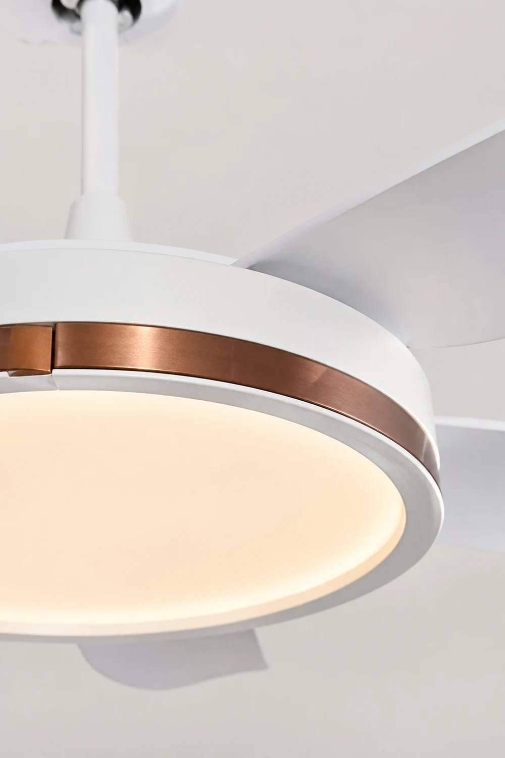 Haydn 6-Blatt-Deckenventilator mit Beleuchtung, 4 Farben, ∅130CM - Lumpaz