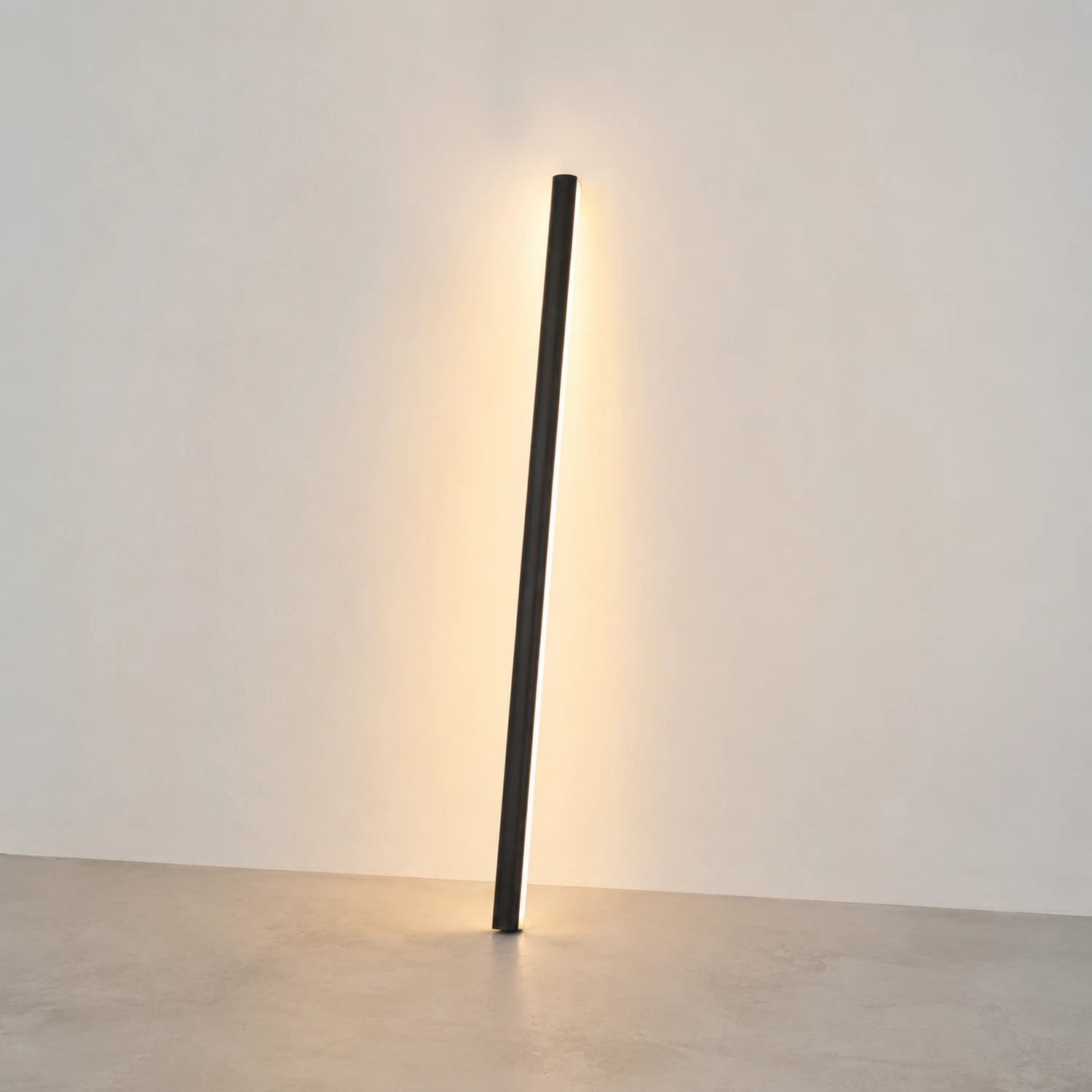 Edge Lineare Stehlampe, Aluminium, 2 Farben, 100/120CM Lang - Lumpaz