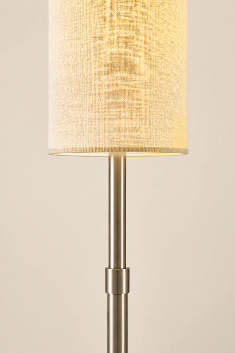 Eryn Zylinderförmige Stehlampe, Metall & Stoff, 180CM Lang - Lumpaz
