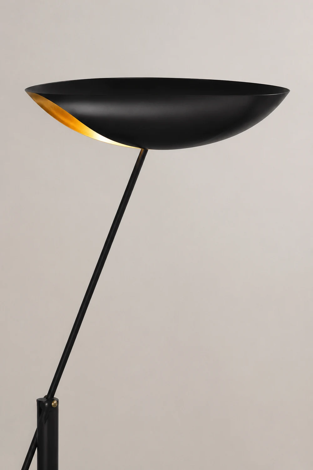 Carins Lineare Schwarze & Goldene Stehleuchte, 150CM Lang - Lumpaz