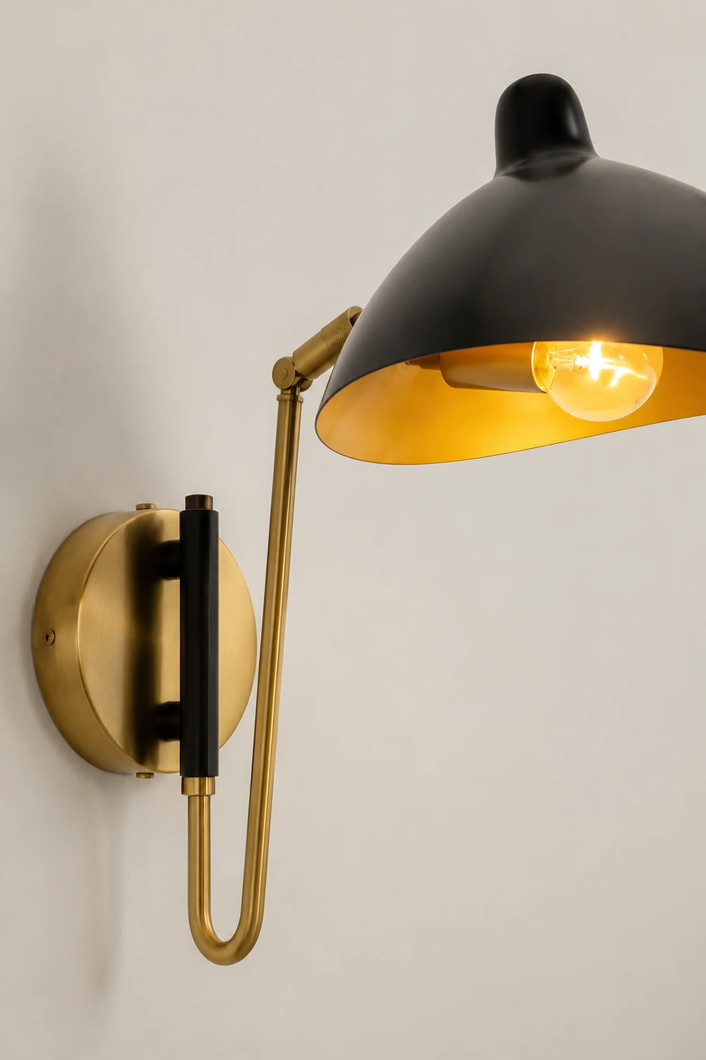 Brady Schwarz Verstellbare Wandleuchte, Metall, 65CM Lang - Lumpaz