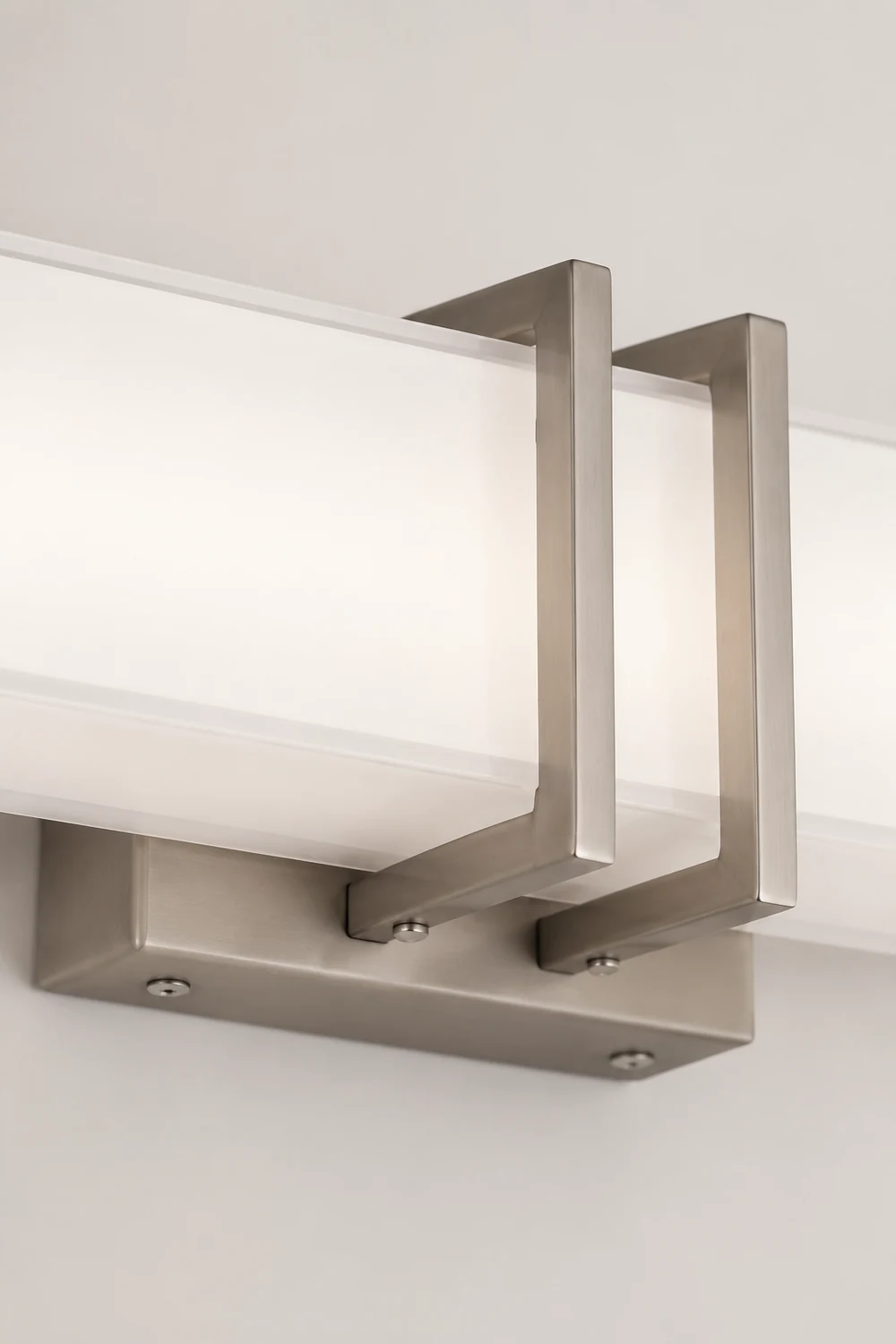Leigh Nickel Spiegelfront Waschtisch-Wandleuchte, 60CM Lang - Lumpaz