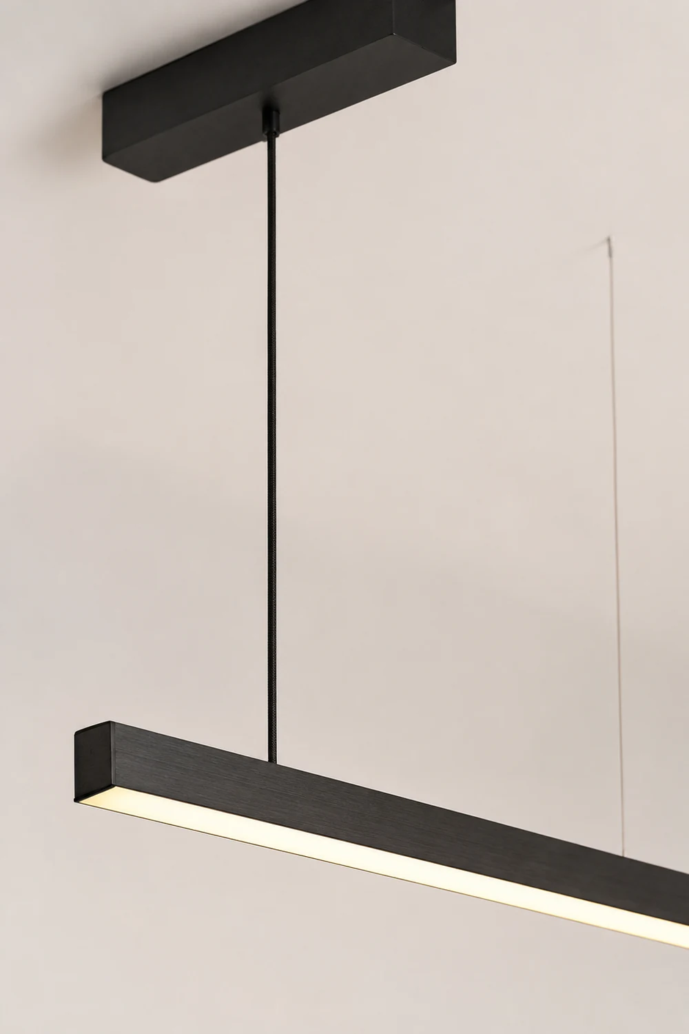 Edge Pendelleuchte Minimalistisch Linear, 2 Farben, 90CM/120CM Lang - Lumpaz