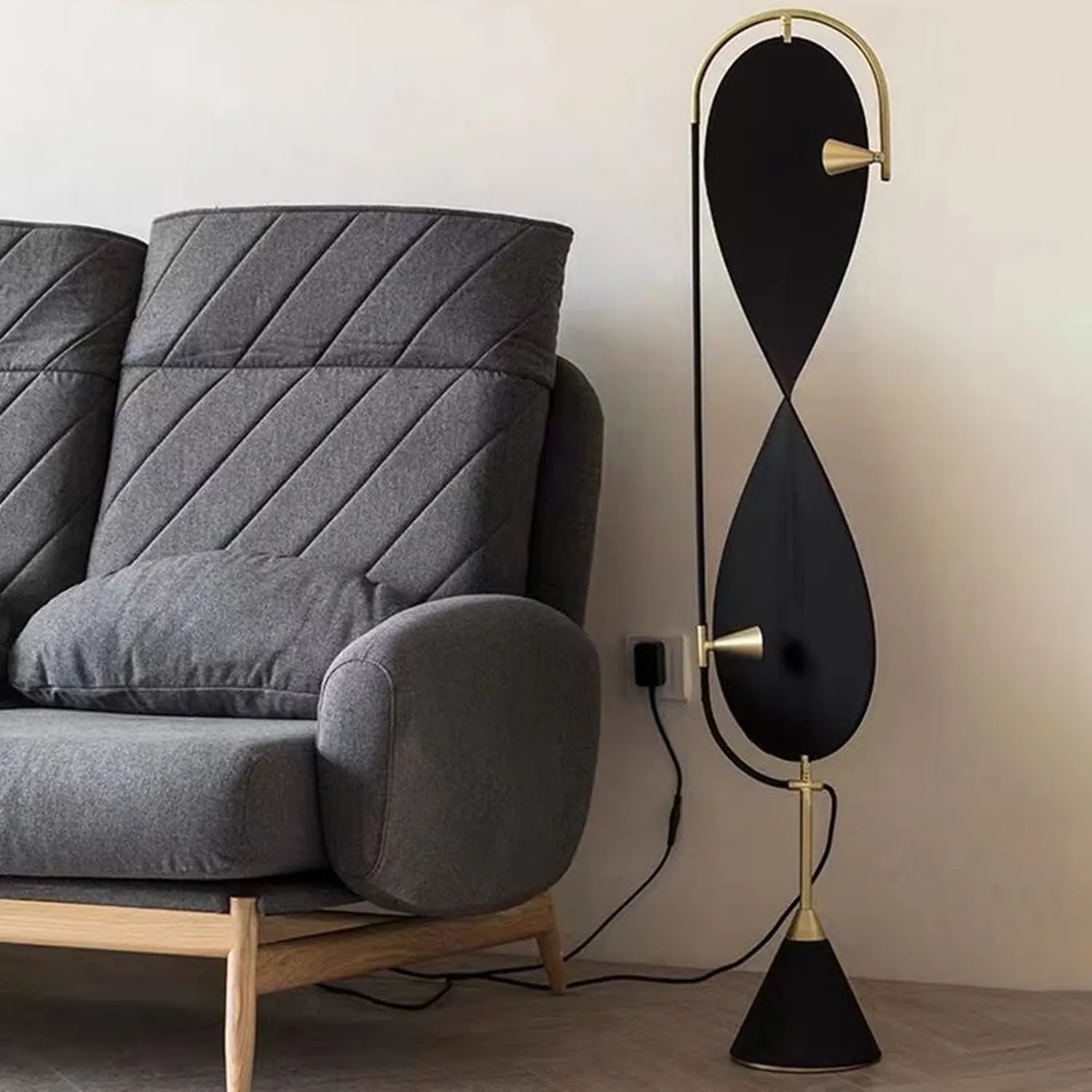 Salgado Geometrische Schwarze Stehleuchte, 135CM Lang - Lumpaz