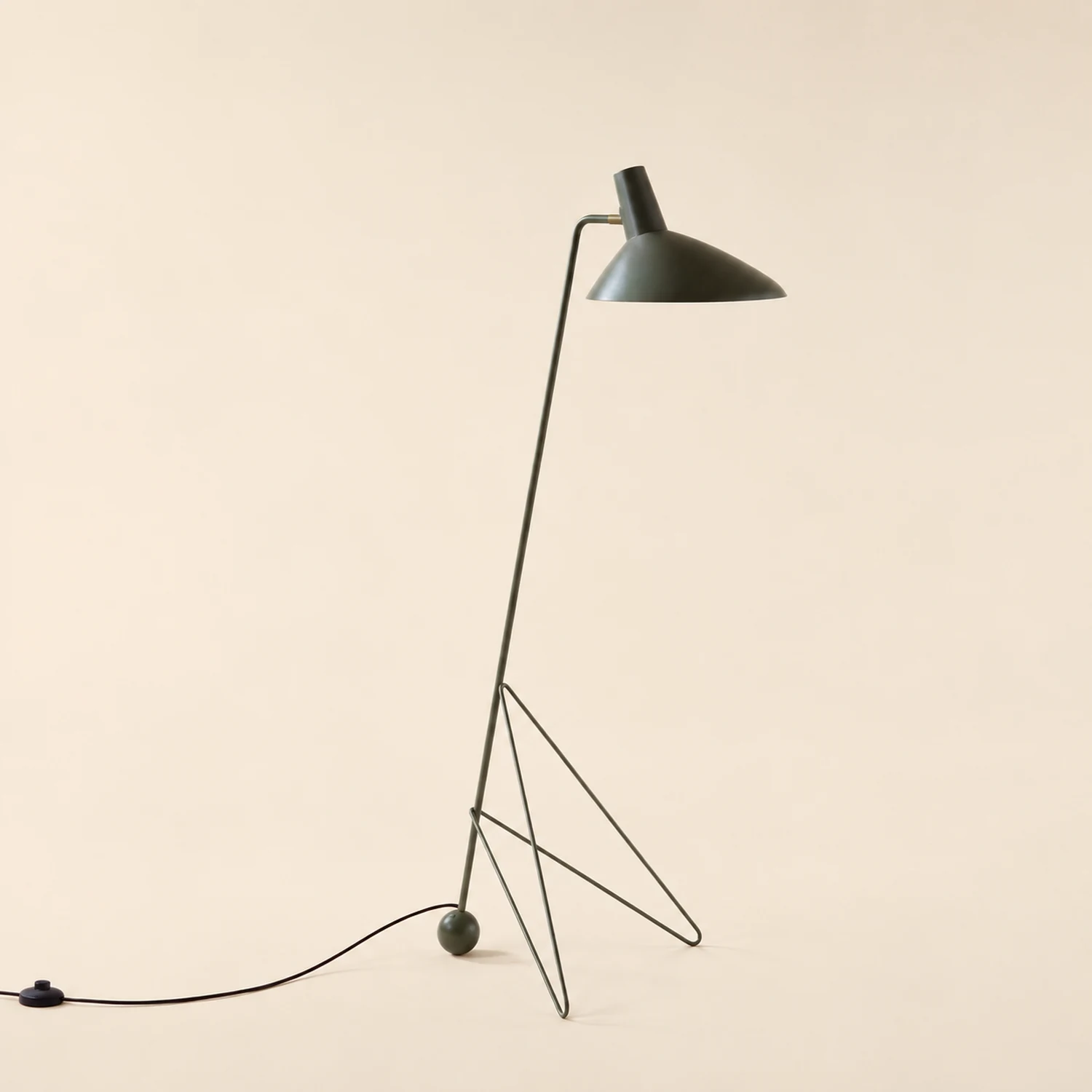 Salgado Geometrische Schwarze Stativ-Stehleuchte, 130CM Lang - Lumpaz