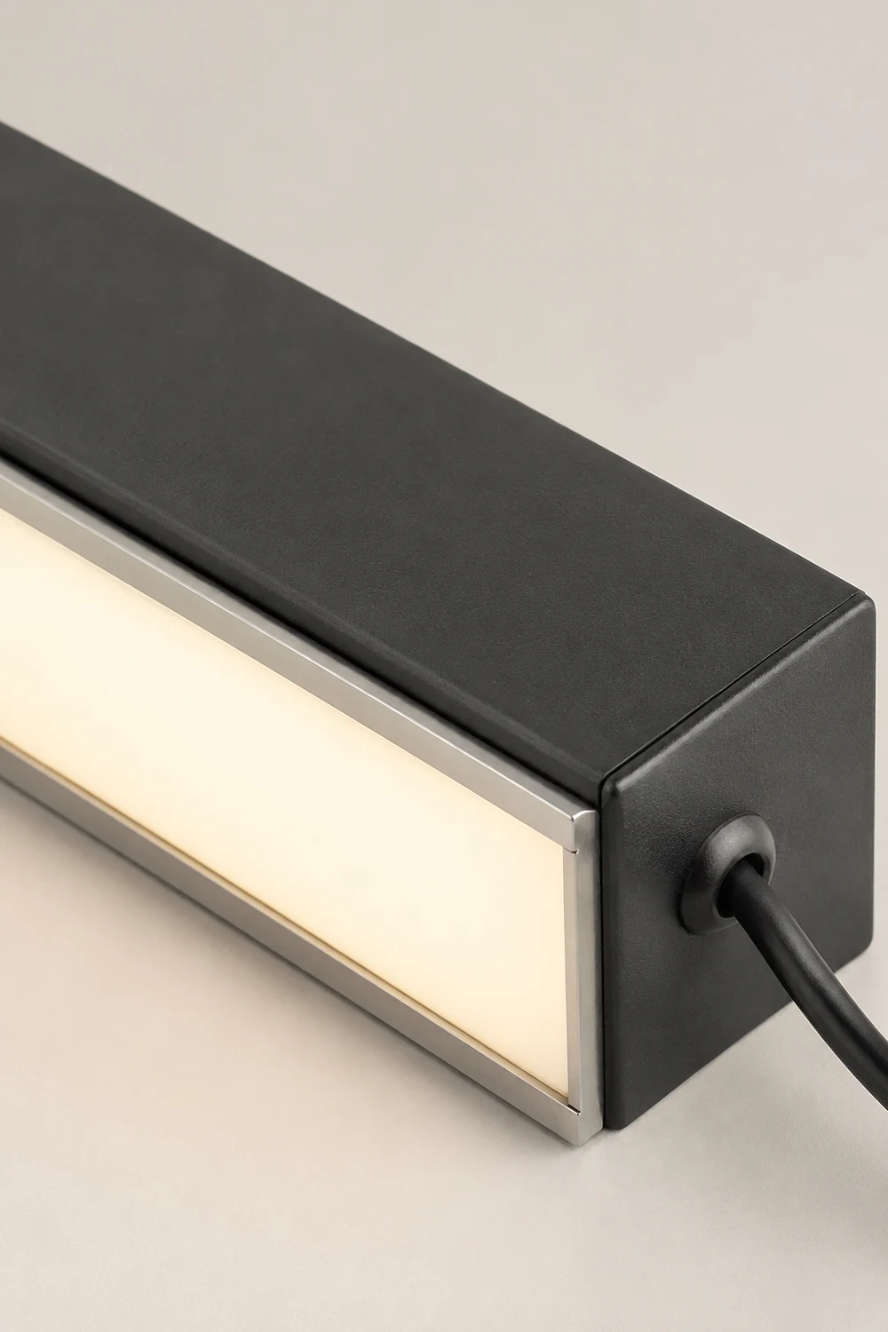 Edge Lineare Stehlampe, Aluminium, 2 Farben, 100/120CM Lang - Lumpaz