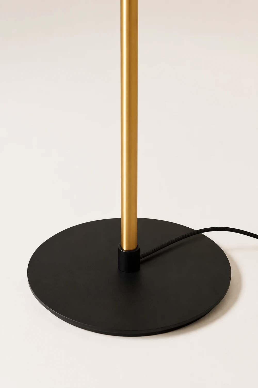 Edge Lineare Stehlampe, 3 Farben, 150CM Lang - Lumpaz