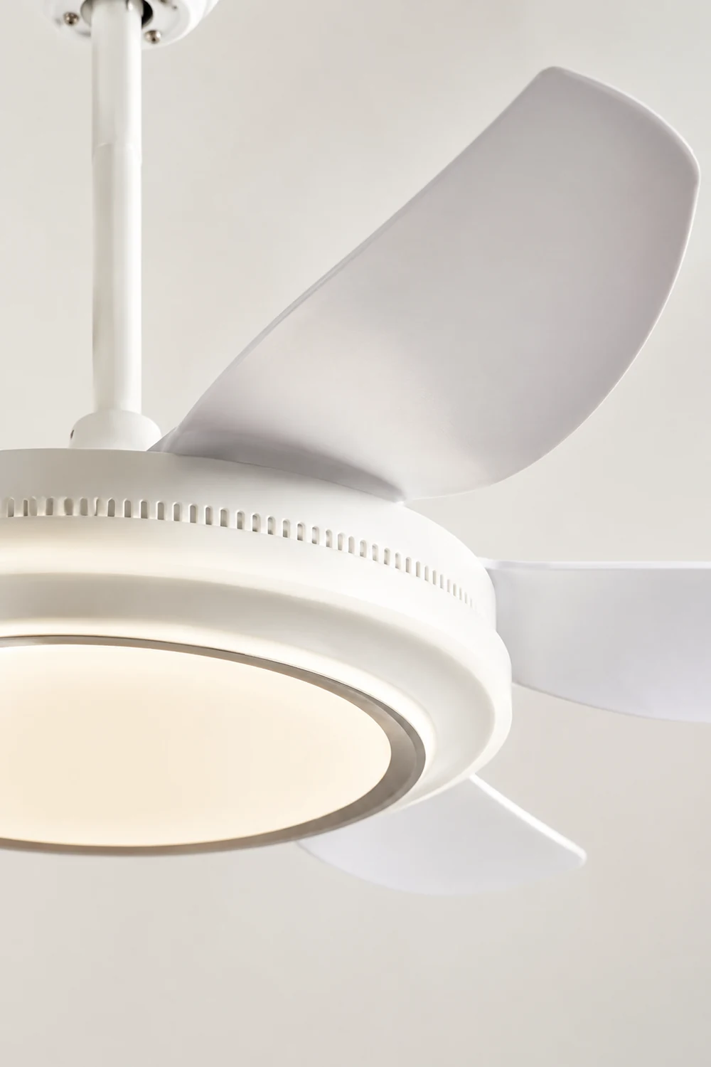 Haydn 6-Blatt-Deckenventilator mit Beleuchtung Grundlegend, 3 Farben, ∅130CM - Lumpaz