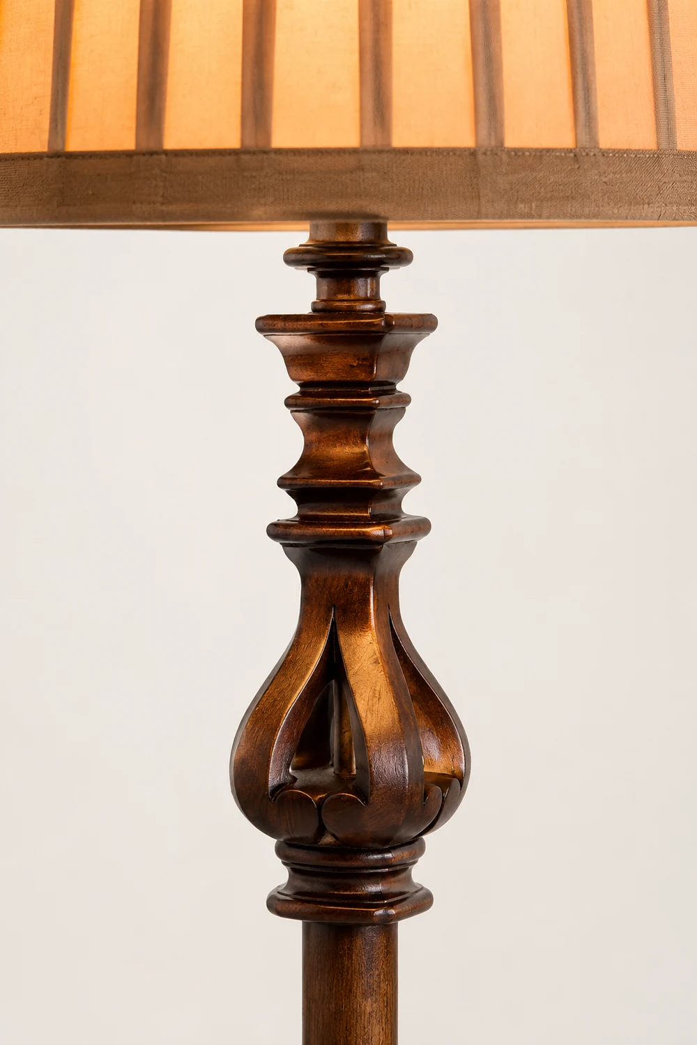 Alessio Braune Stehlampe, Harz, 150CM Lang - Lumpaz