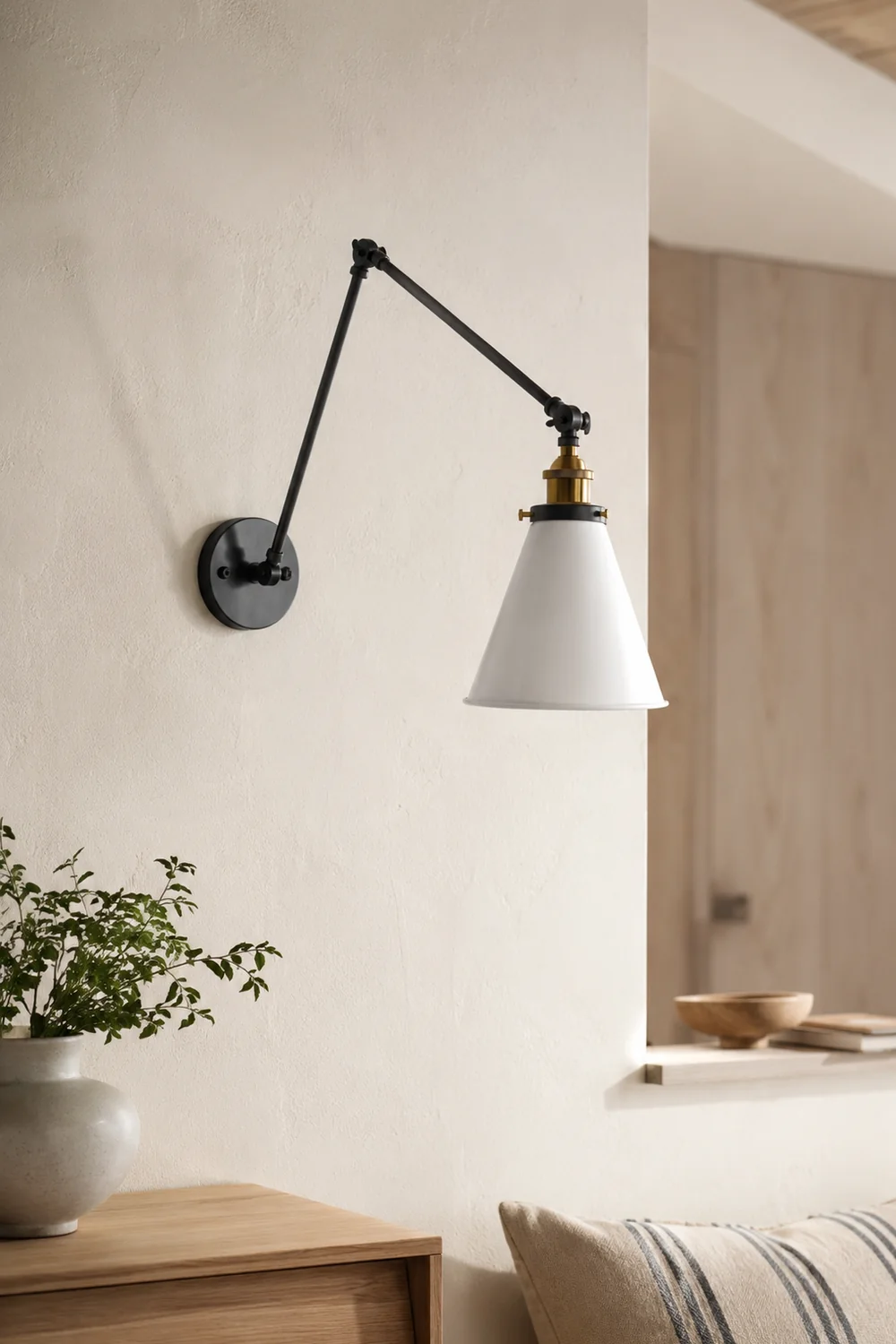 Brady Konische, verstellbare Wandleuchte, Metall - Lumpaz