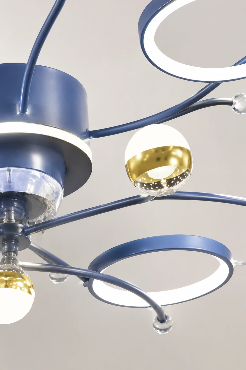 Madina Deckenventilator mit Beleuchtung Blau & Schwarz, 6/8/10-flammig, ∅80/120CM - Lumpaz