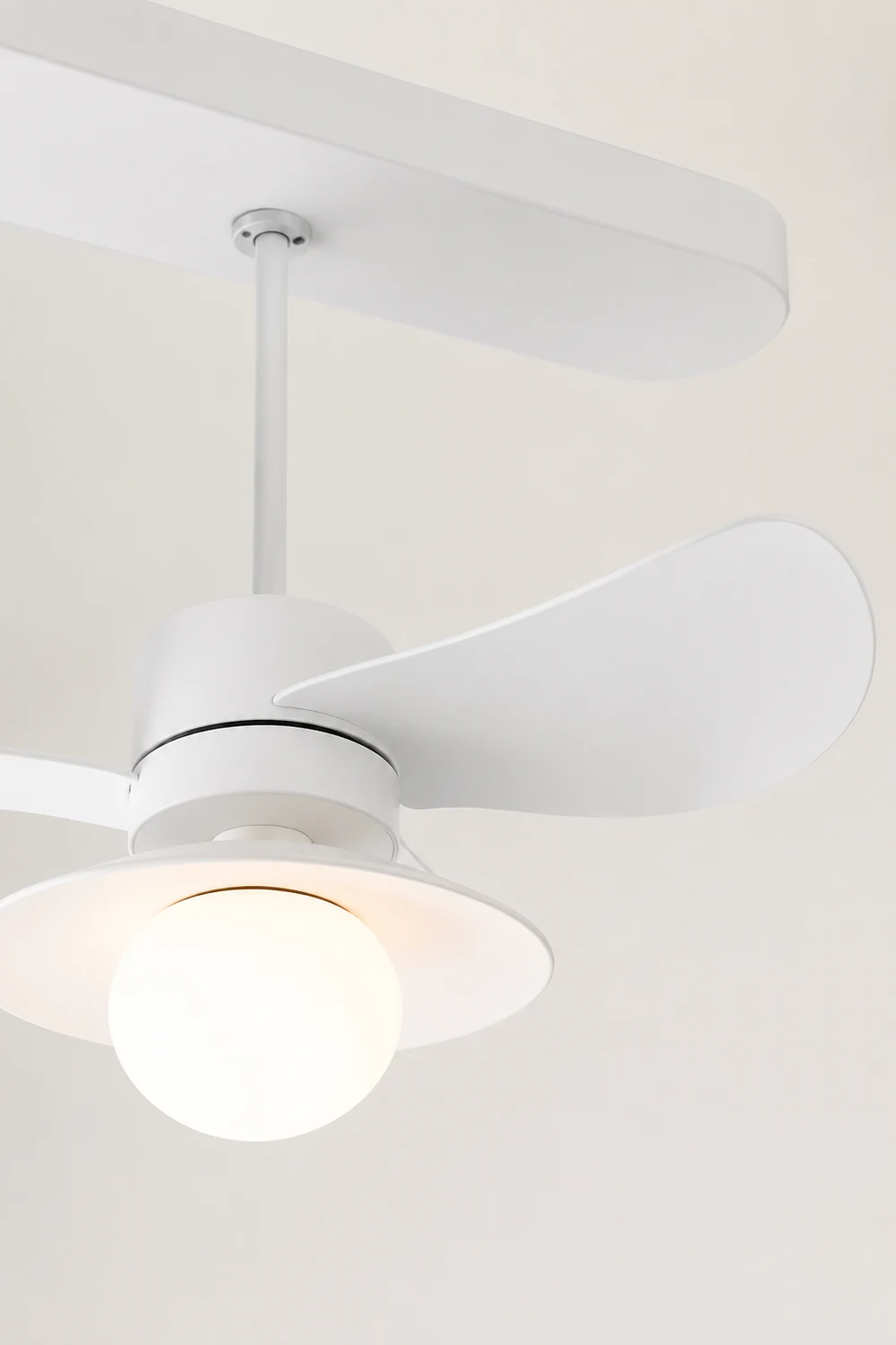 Carins Deckenventilator mit Beleuchtung Weiß, 2 Stile, ∅100/120CM - Lumpaz