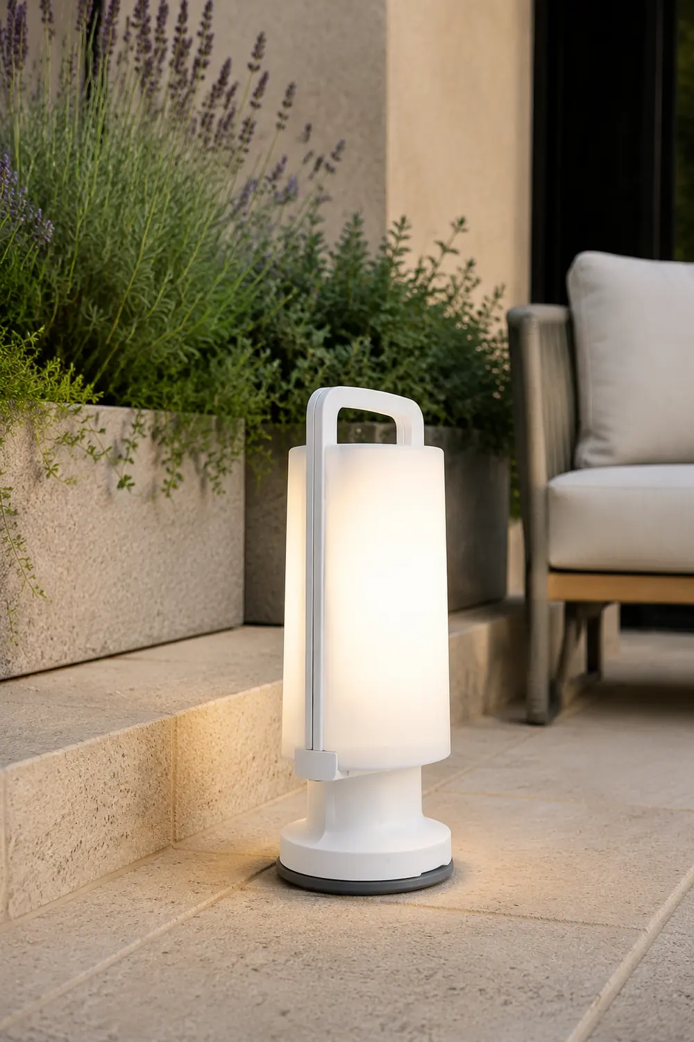 Orr Solar & USB Wiederaufladbar Außen-Tischlampe, 4 Farben, 28CM Lang - Lumpaz