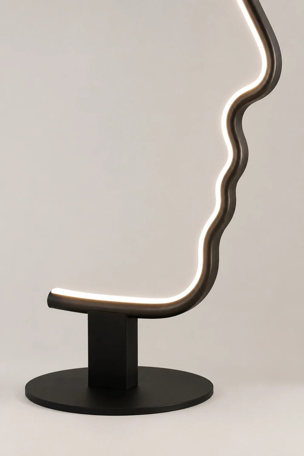 Postmoderne LED-Stehlampe mit menschlichem Gesicht, L170CM - Lumpaz