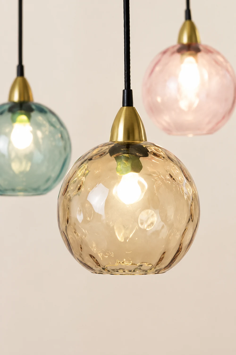 Hailie Pendelleuchte aus buntem Glas, 3 flammig, Rosa - Lumpaz