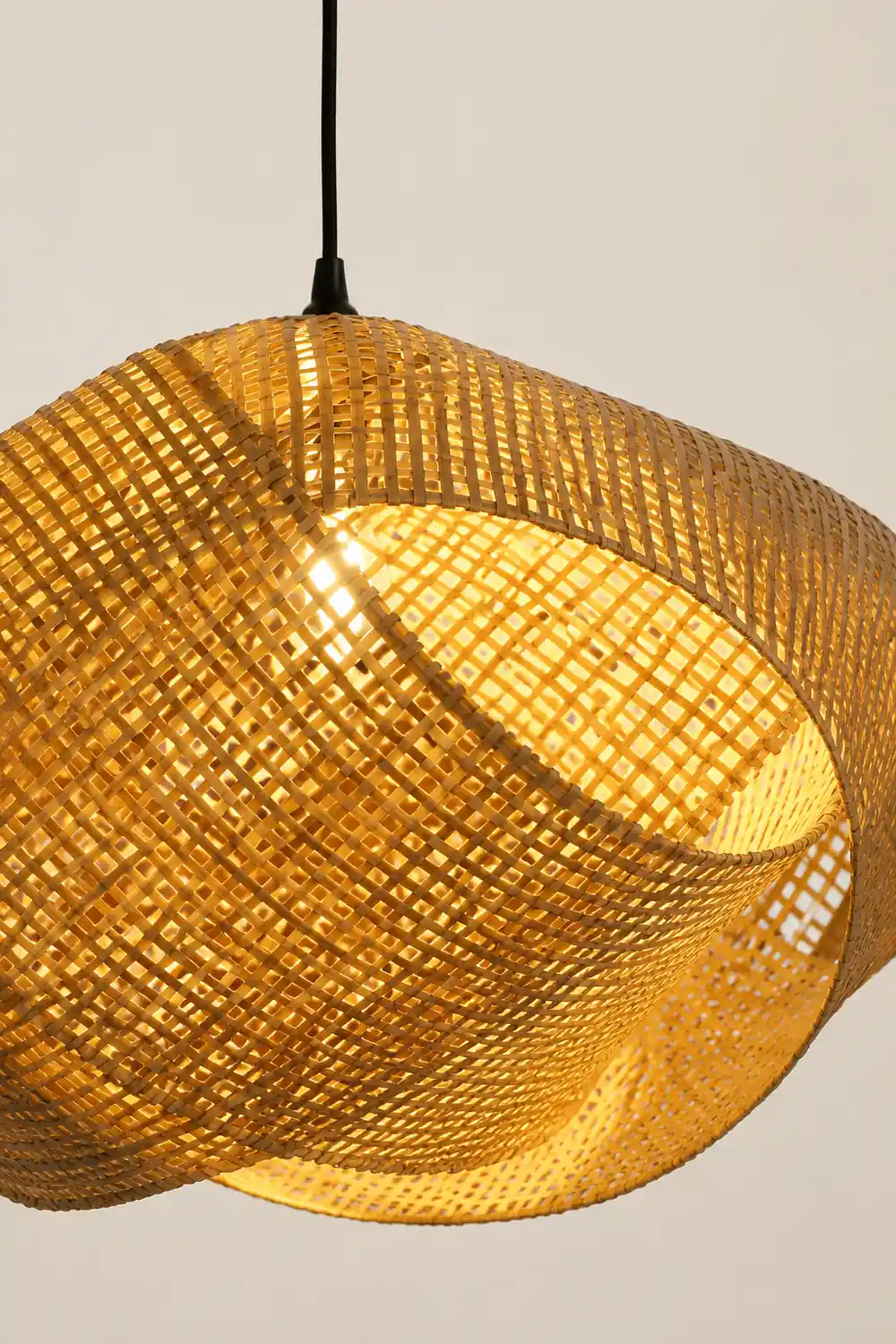 Ritta Pendelleuchte, Verdrehten Form, ∅41/50CM - Lumpaz