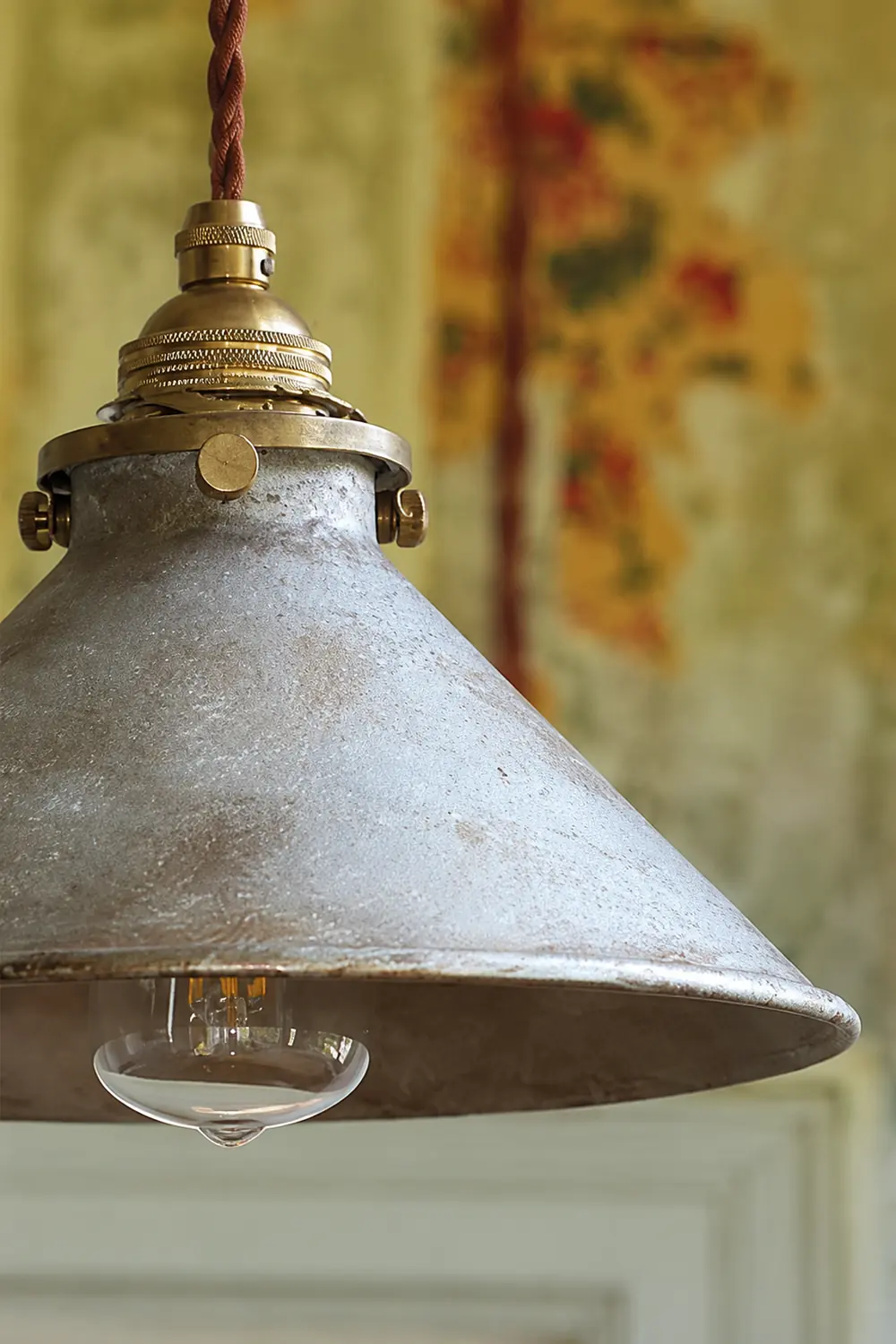 Retro Industrial Metal Fanale Pendant Light - Lumpaz