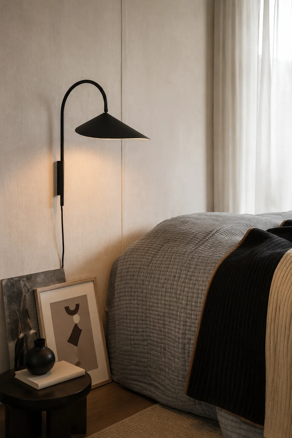 Modern Arum Creative  Wall Lamp For Bedroom - Lumpaz