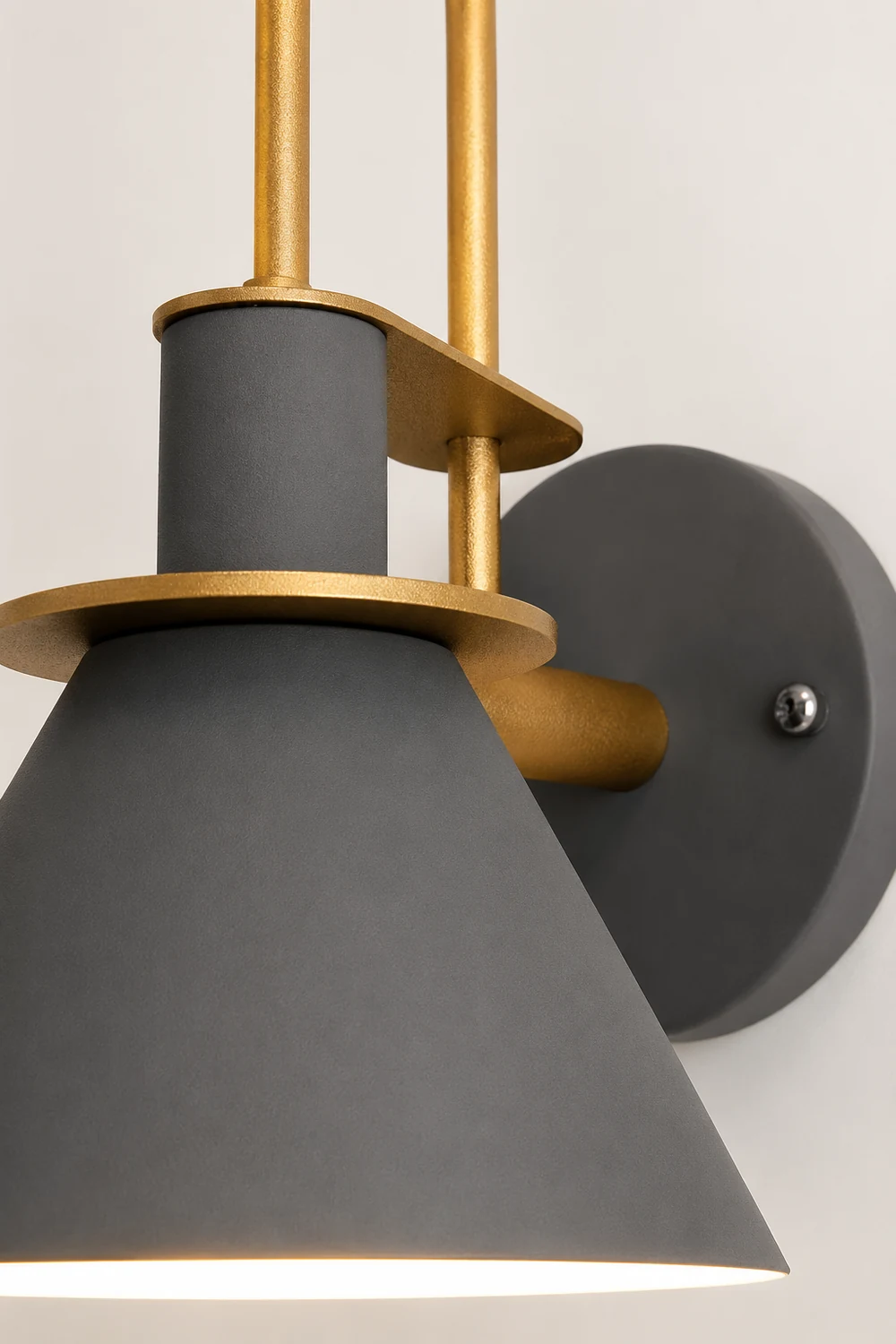 Nordic Metal Wall Sconce - Lumpaz