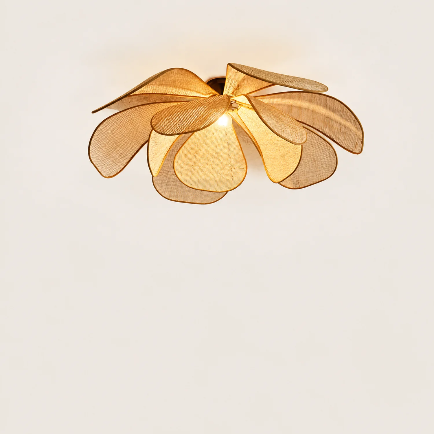Rattan Petal Rustic Lamp Shade Pendant Light - Lumpaz