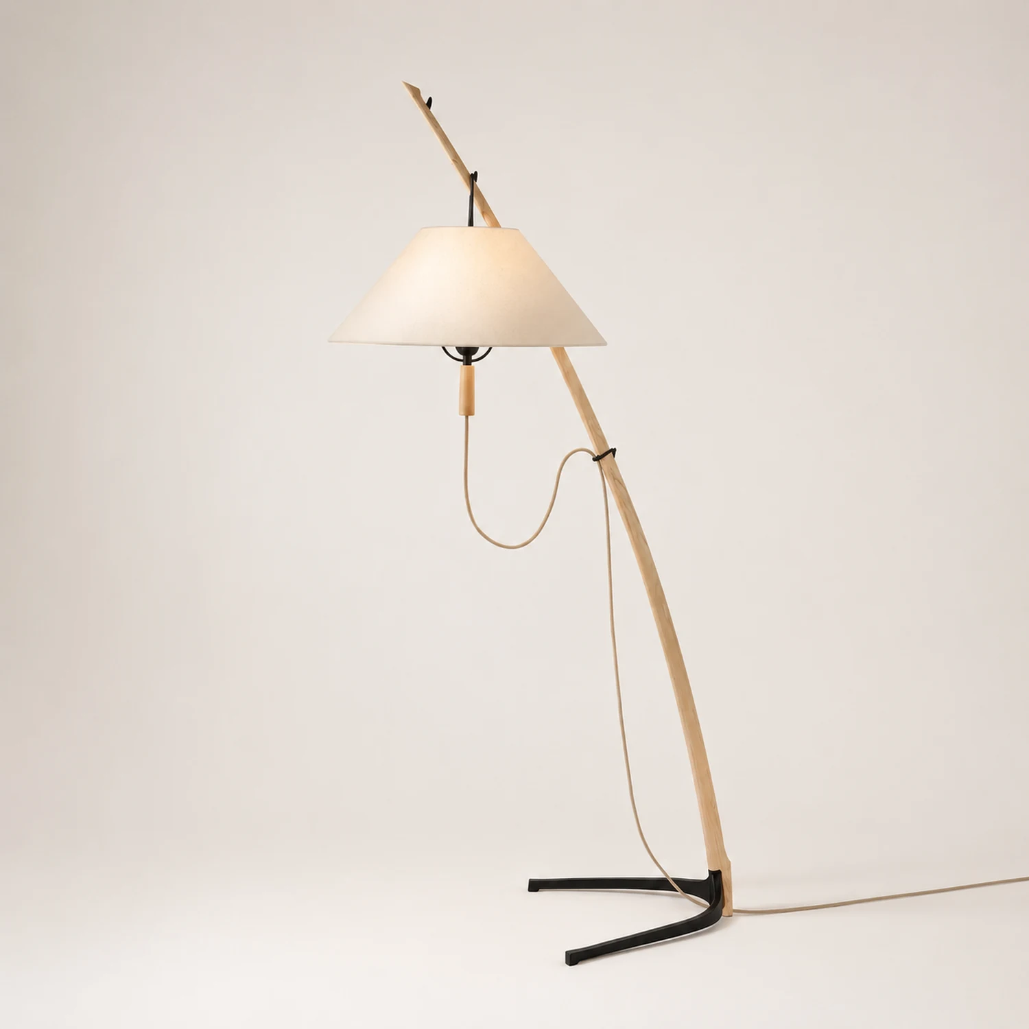 Dornstab Floor Lamp
