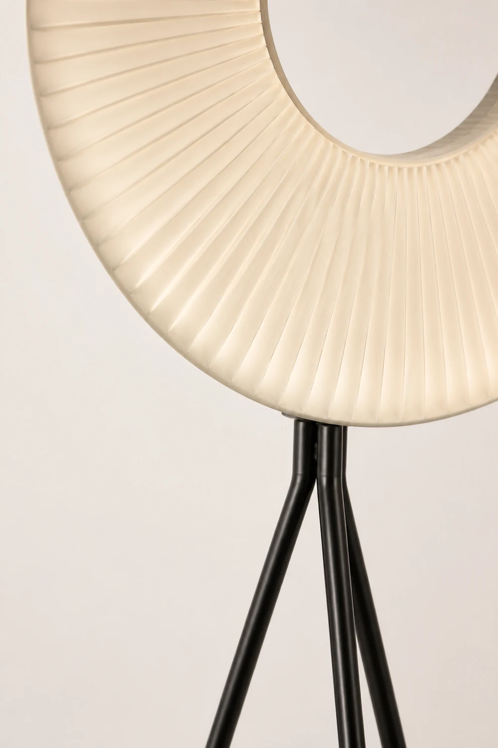 Iris Floor Lamp - Lumpaz