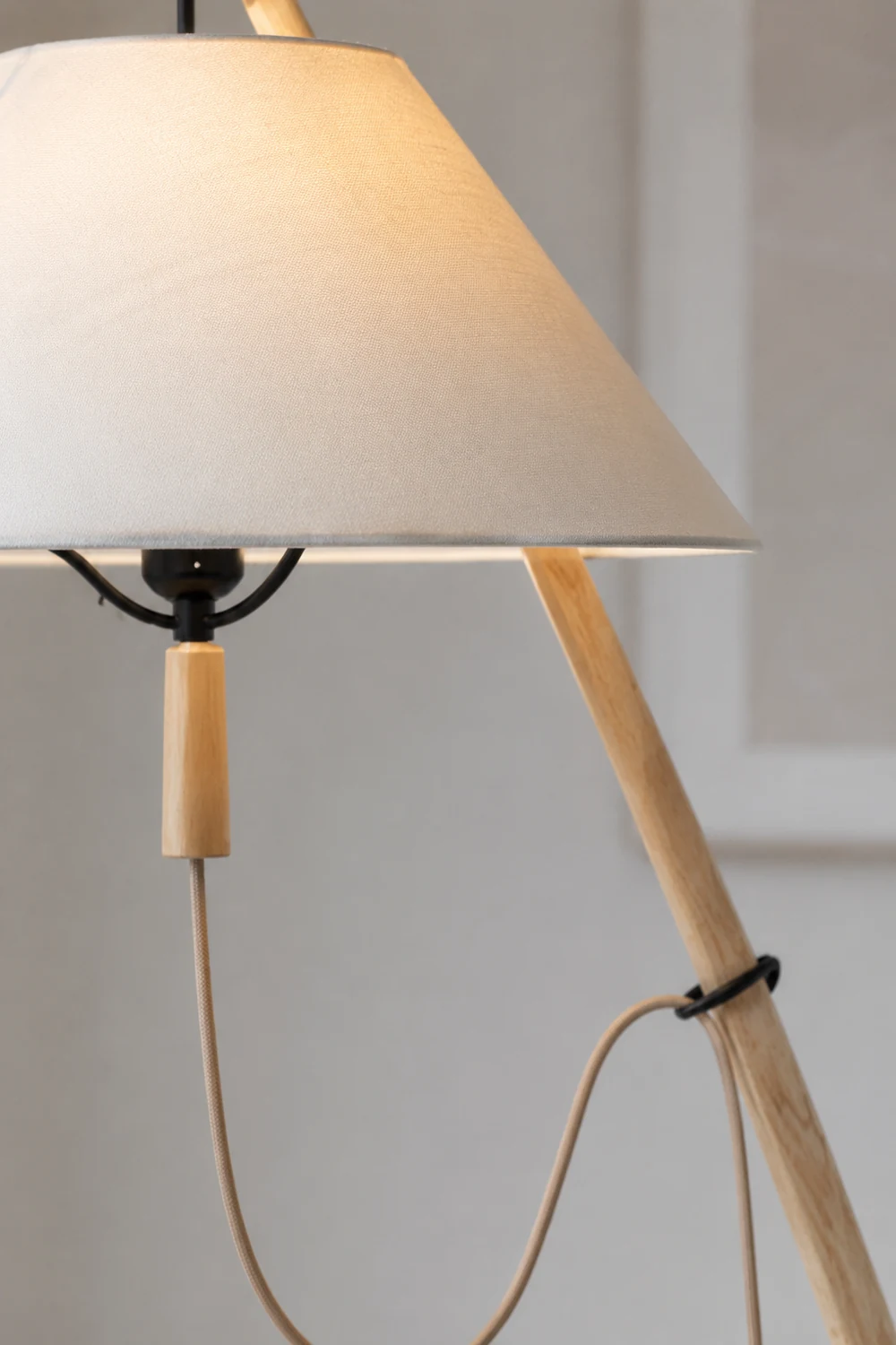 Dornstab Floor Lamp - Lumpaz