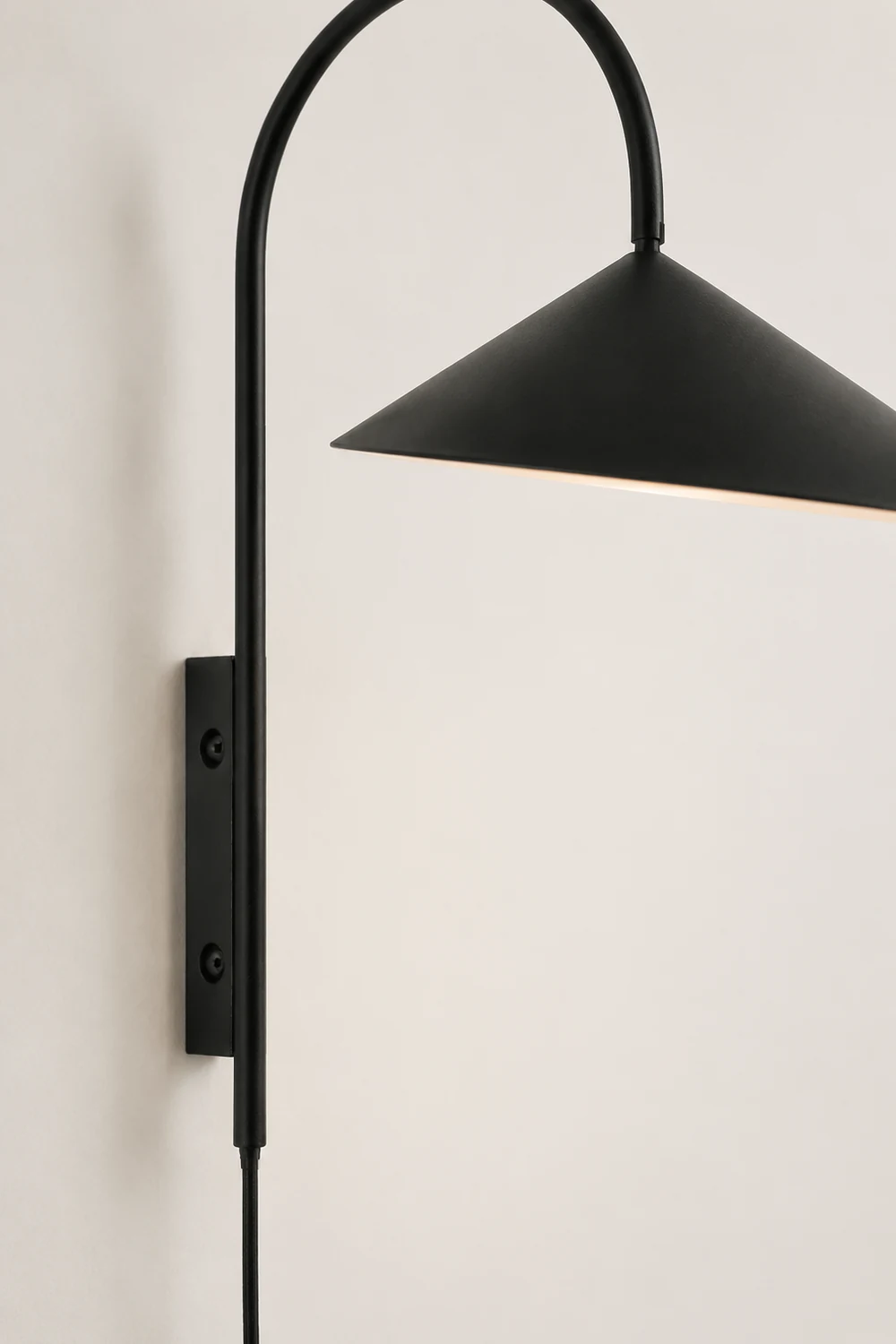 Modern Arum Creative  Wall Lamp For Bedroom - Lumpaz